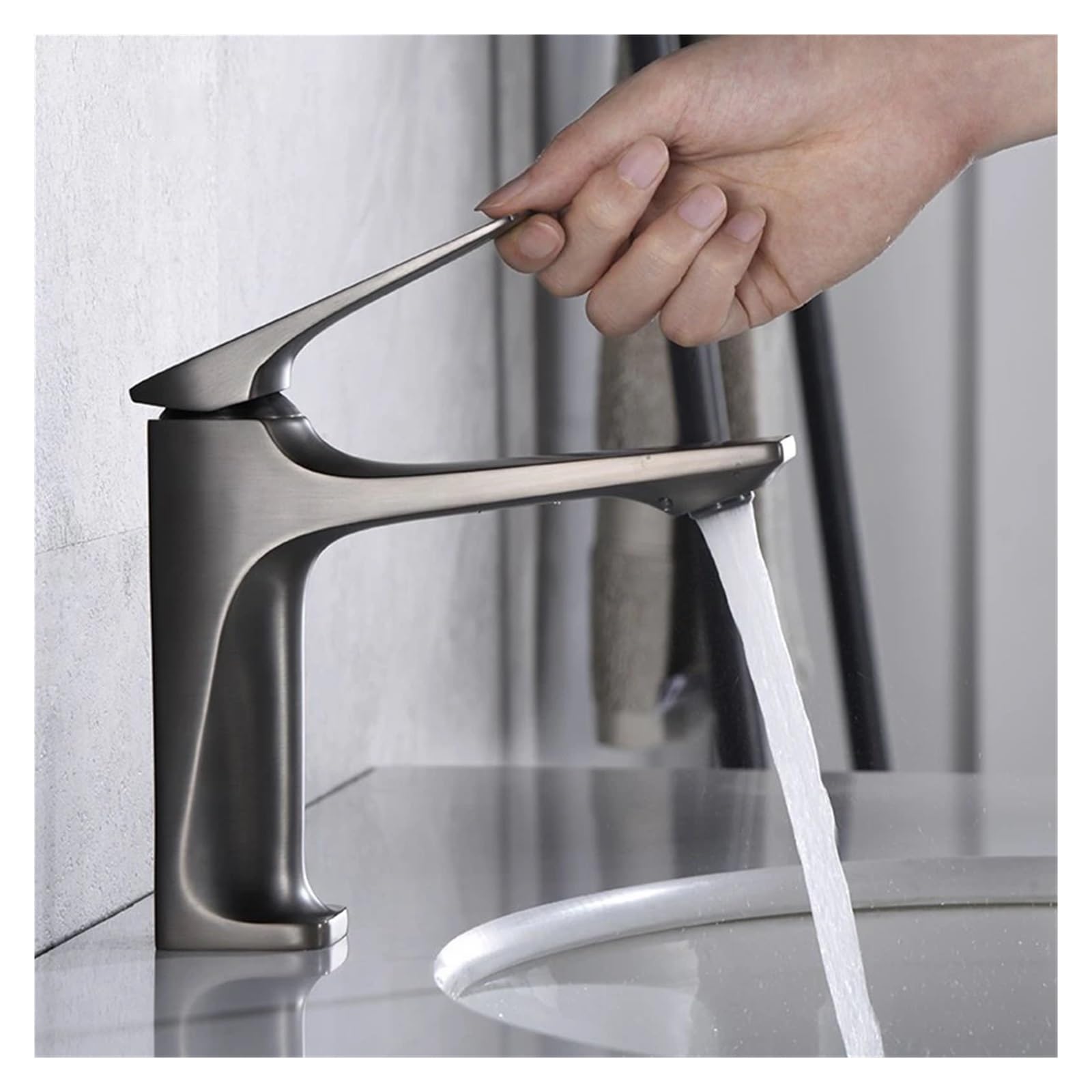 Robinet de lavabo eau chaude froide pour rafraîchir votre salle de bain