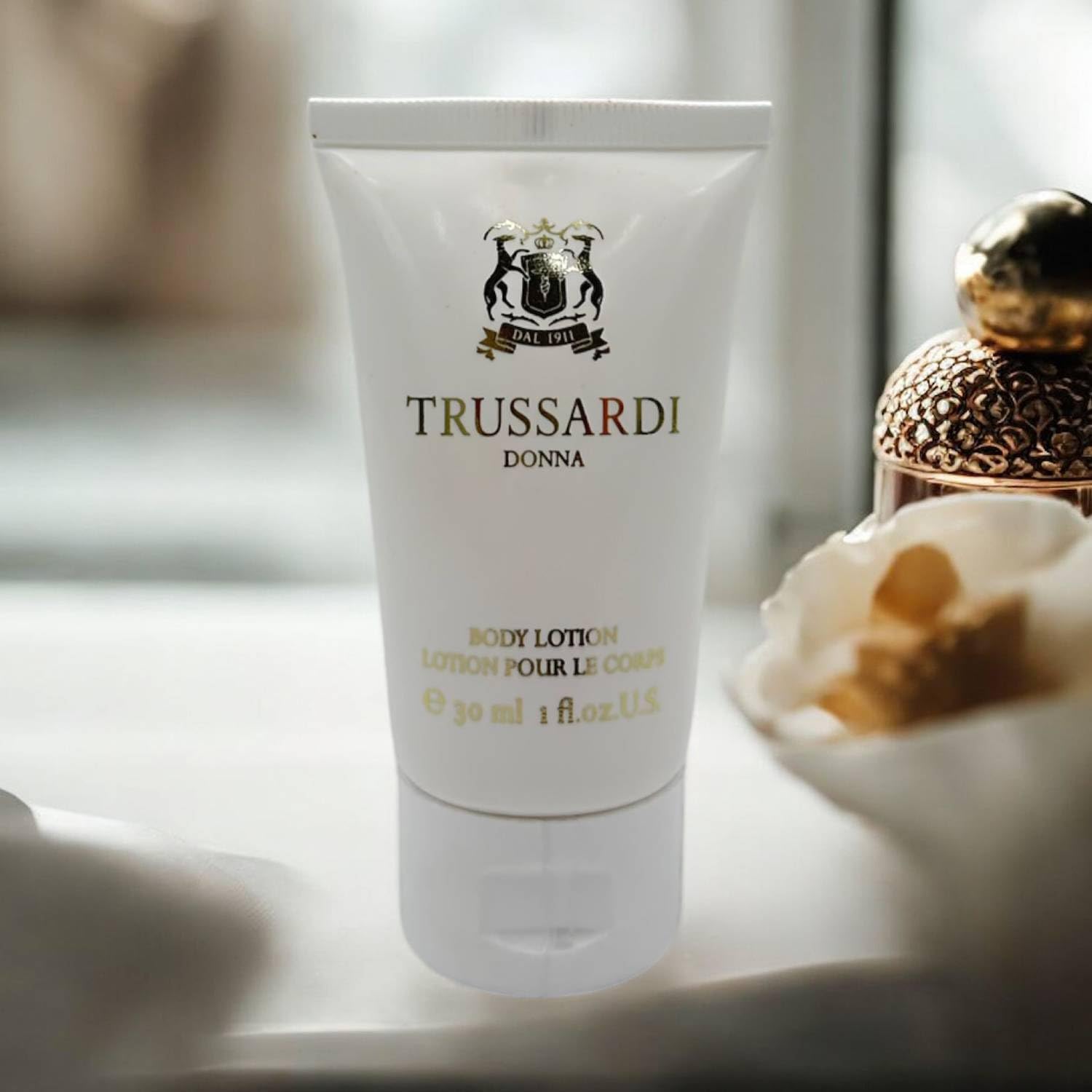 Trussardi Donna Confezione Regalo: Profumo Eau De Parfum Spray, Gel Doccia E Crema Corpo 30 Ml