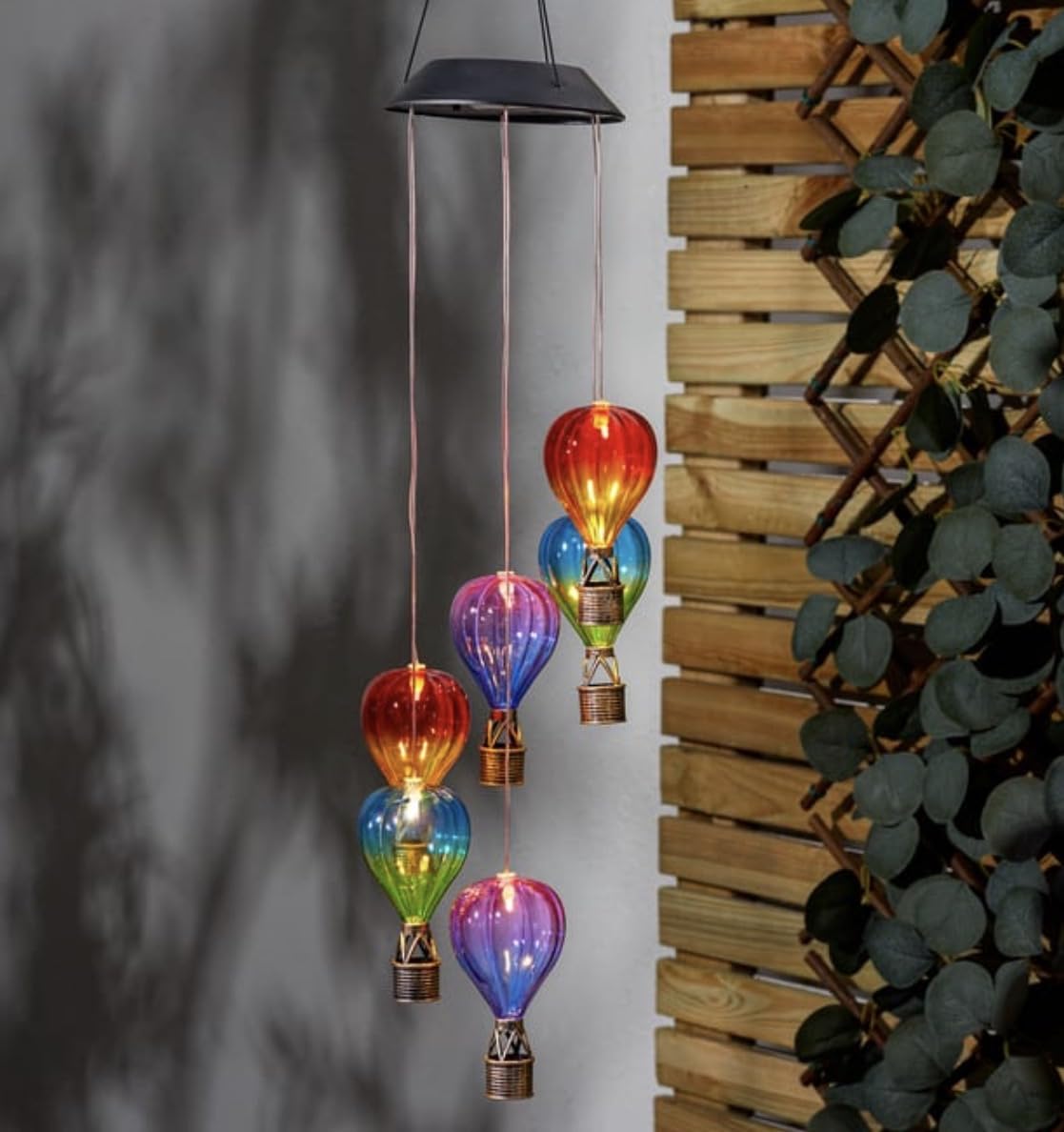 Hot Air Balloon Solar Wind Chime Light, Warm White LED, Hanging Mobile, Automatic Dusk Activation, H82cm, Garden Patio Decor