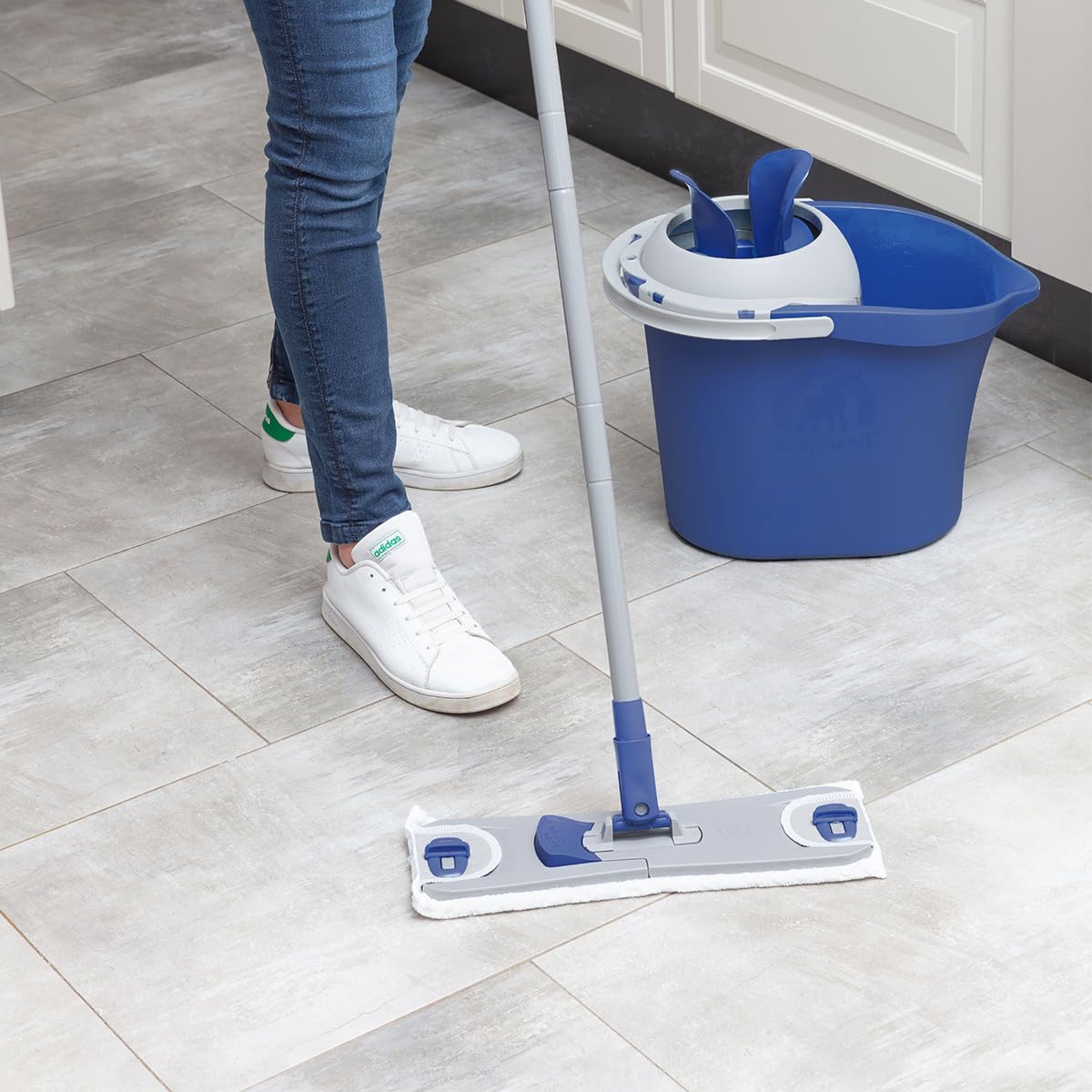 ELEFANANT Maison – Kit Neo Pulse – 2 fundas incluidas – Limpieza fácil sin esfuerzo y sin mojarse las manos – Escurre giratorio rápido – Ultra absorbente – Plástico reciclado – Fabricado en Francia