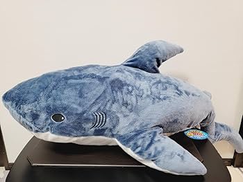 Amazon.co.jp: GIGA BIG ガブっとサメぬいぐるみ : おもちゃ