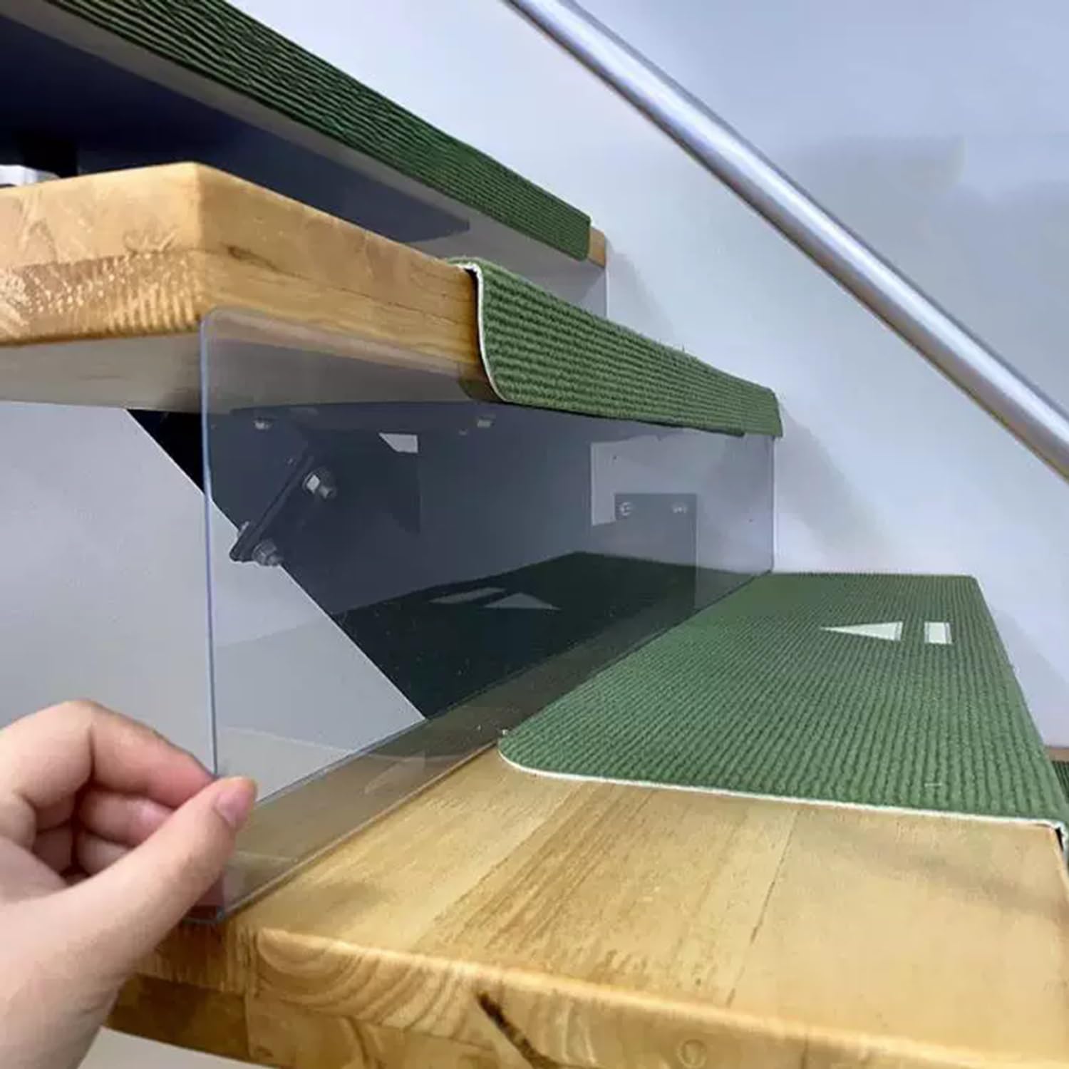Treppenschutzgitter 8pcs Selbstklebender Treppenstufen Füller, Schutzabdeckung für den Bettbereich mit Abgerundeter Kante, Einsatzbarriere für Offene Treppen zum Schutz | W50xH15cm (20x6in)