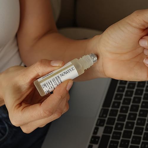 Miniatura 7 de Kit de bienestar en acción juego de rituales diarios con tarjetas de afirmación, aceite esencial, bálsamo para dormir y cápsulas de hongos