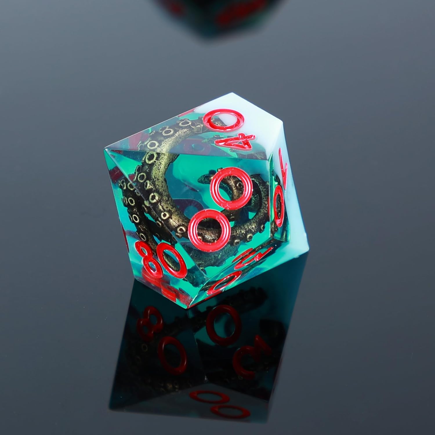 Polyhedral Metal and Resin Dice Set, 7 Pieces D&D RPG Dice with Box, Sharp Edge Octopus Tentacle Design, Fantasy Theme, for Tabletop Gamers, 14 Years and Up (White and Green)