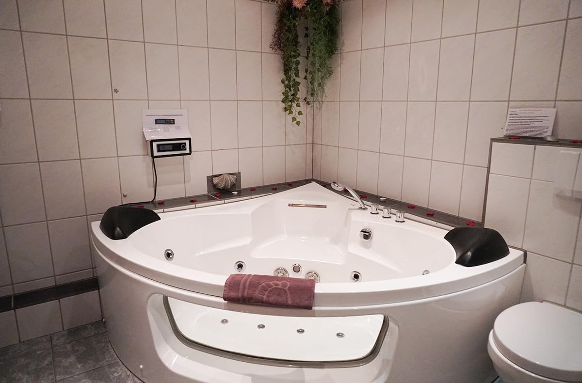 JOCHEN SCHWEIZER Geschenkgutschein: Romantischer Kurzurlaub in Rees mit erotischem Flair für 2 (1 Nacht)