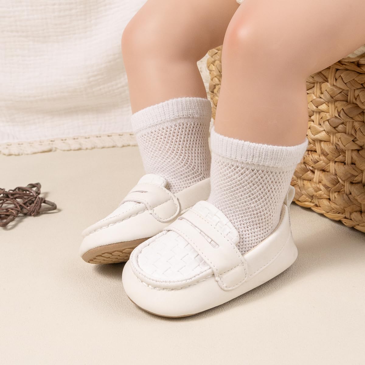Moceen Infant Baby Moccasins for Boys and Girls, Non-Slip Rubber Sole PU Leather First Walking Shoes, Newborn Toddler Dress Loafers, 12-18 Months, White M103