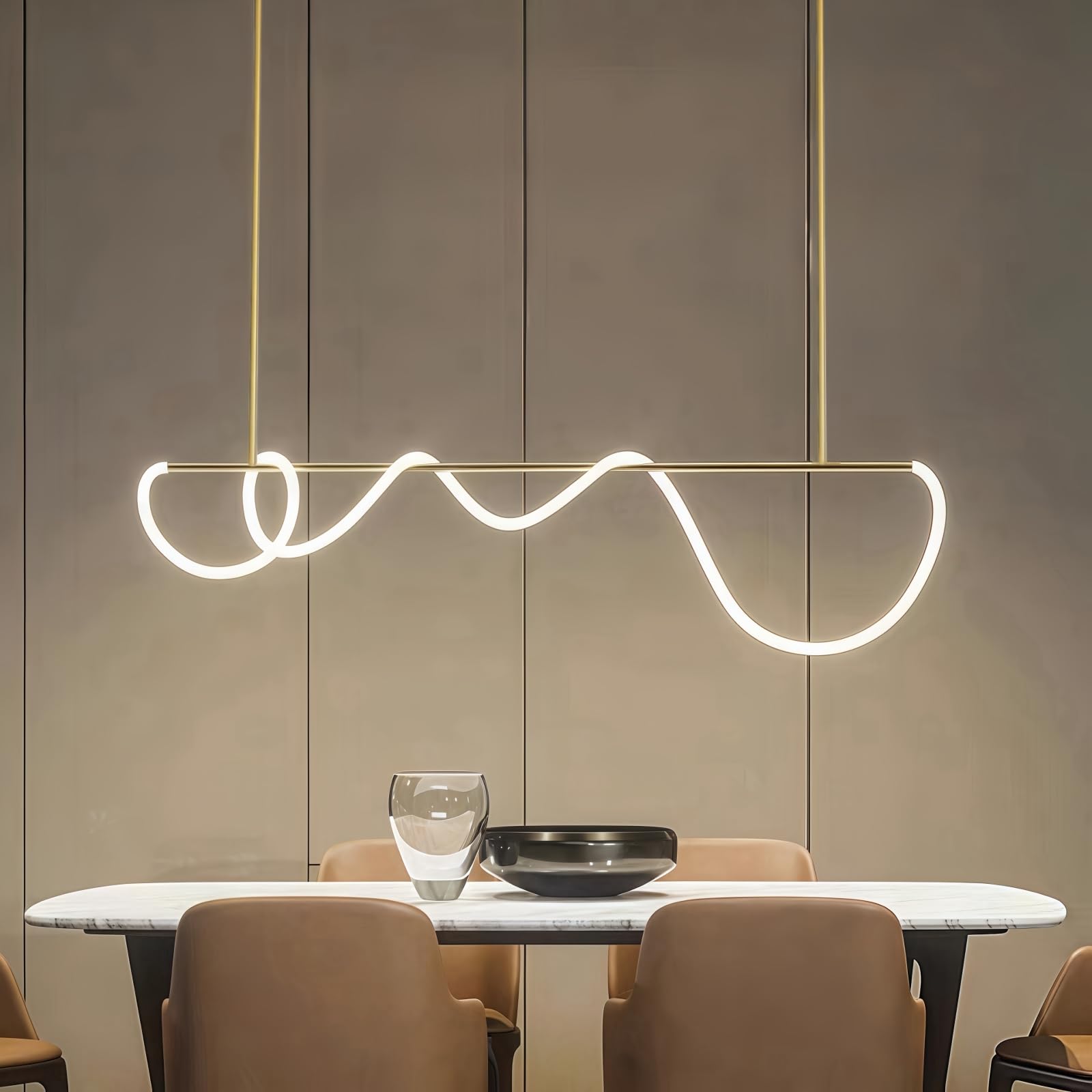 Jsz Pendelleuchte Esstisch, LED Pendelleuchte, Dimmbar Hängelampe Esszimmer 3000K-6500K, Linear DIY Hängeleuchte mit Fernbedienung, 21W Esszimmerlampe Höhenverstellbar Esstischlampe (Gold, 120CM)