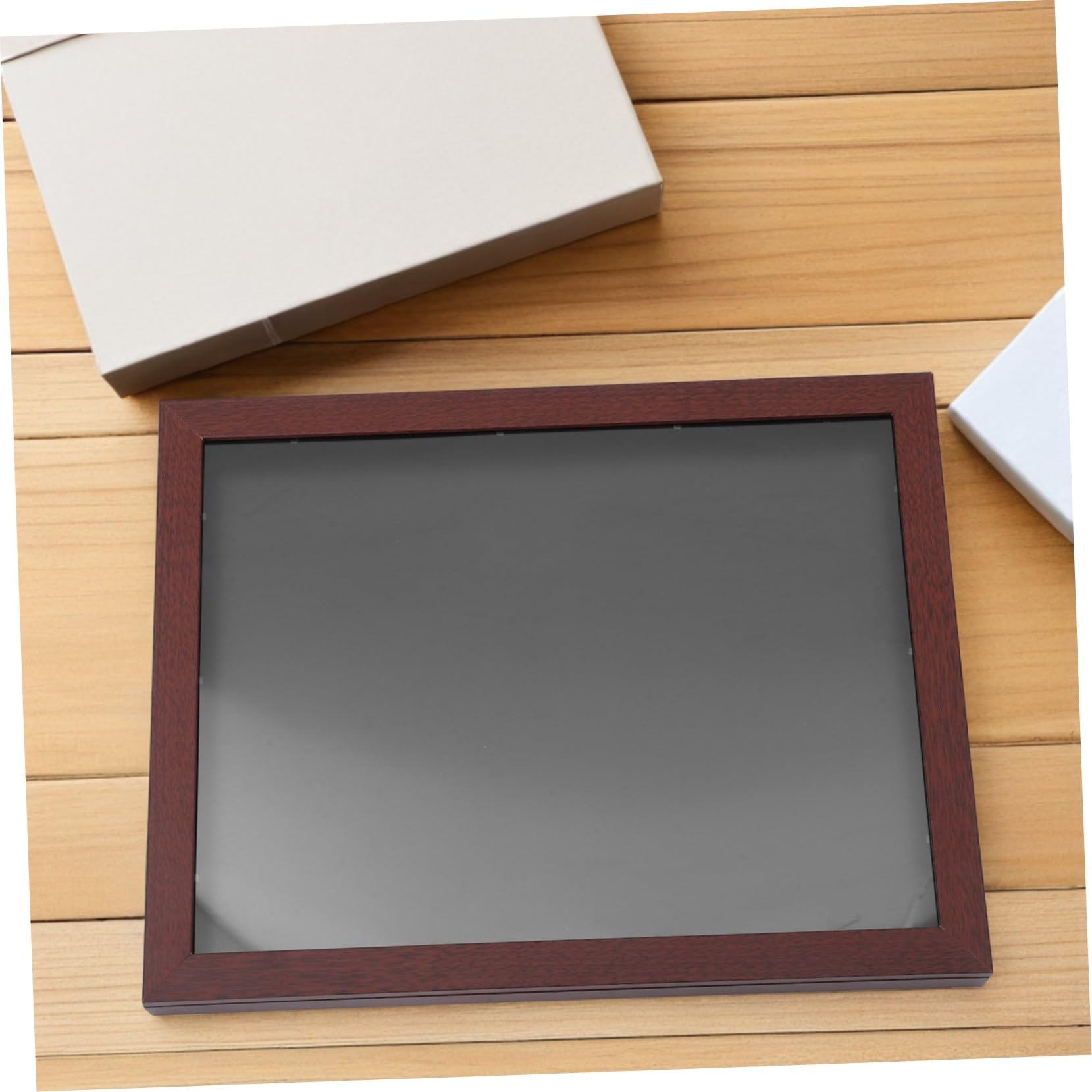 Didiseaon Marco de Uniforme de Fútbol de Madera Marrón Rectangular Diseño Elegante, Montaje en Pared y Vista Clara para Exhibir Camisetas Deportivas en Oficinas y Espacios Temáticos
