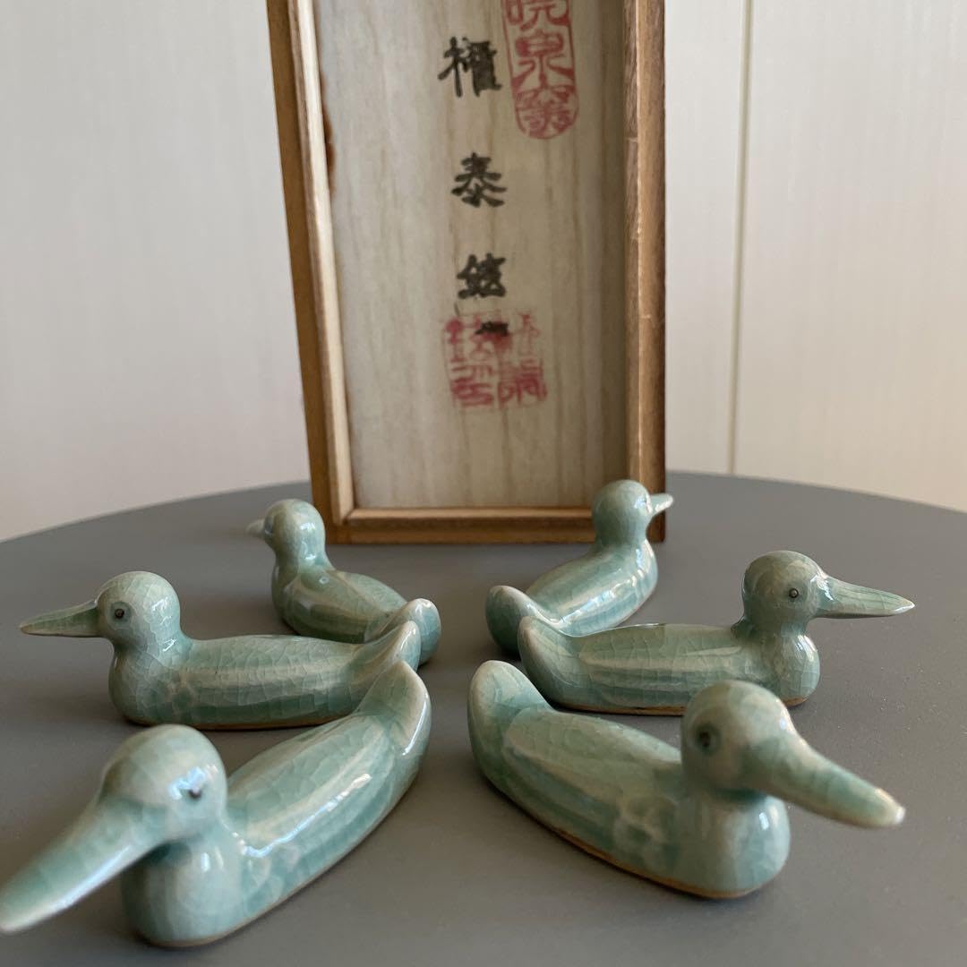 唐物もしくは高麗の青磁魚形置物 唐物もしくは高麗の青磁魚形置物