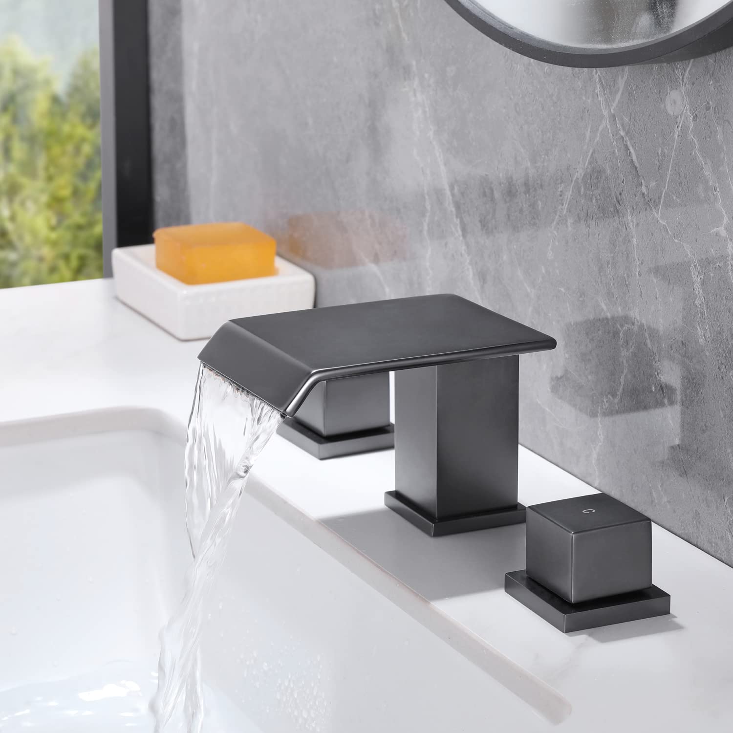 Grifo De Baño De Cascada Níquel Cepillado TapLong - Latón Sin Plomo, 3 Agujeros, Manguera CUPC, Diseño Moderno
