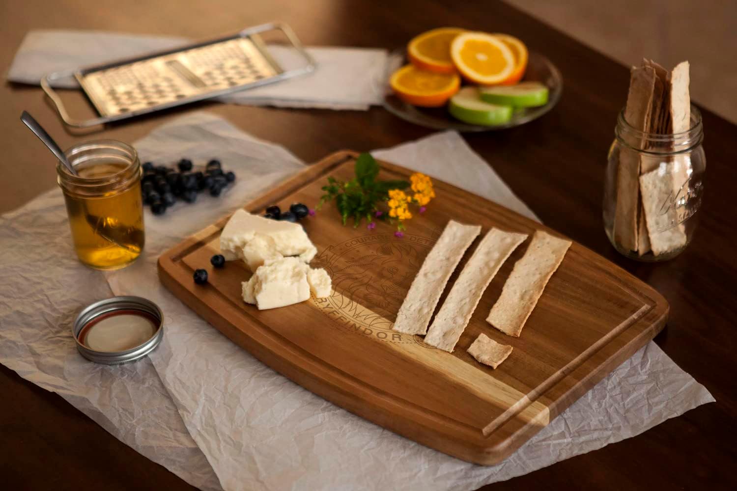 PICNIC TIME Harry Potter Gryffindor Ovale Acacia Cutting Board Serving Board Charcuterie Cheese Board with Juice Groove Wizarding Kitchen Decor Gift, (Acacia Wood)