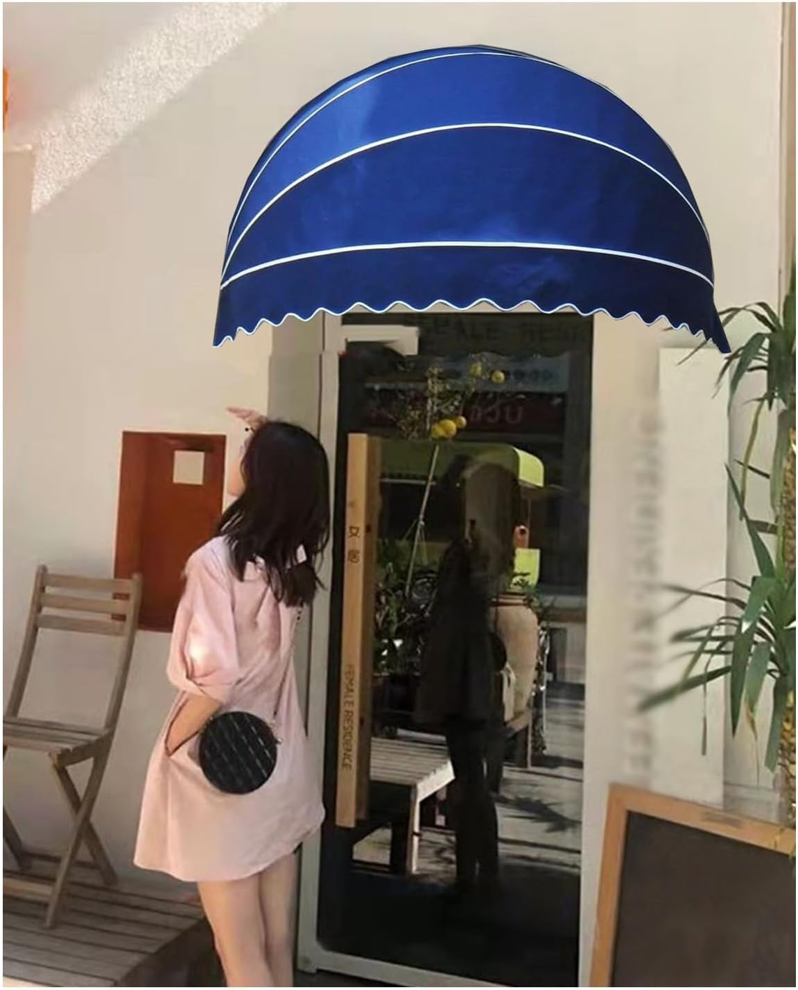 Toldo retráctil plegable resistente al viento con marco de aluminio 1