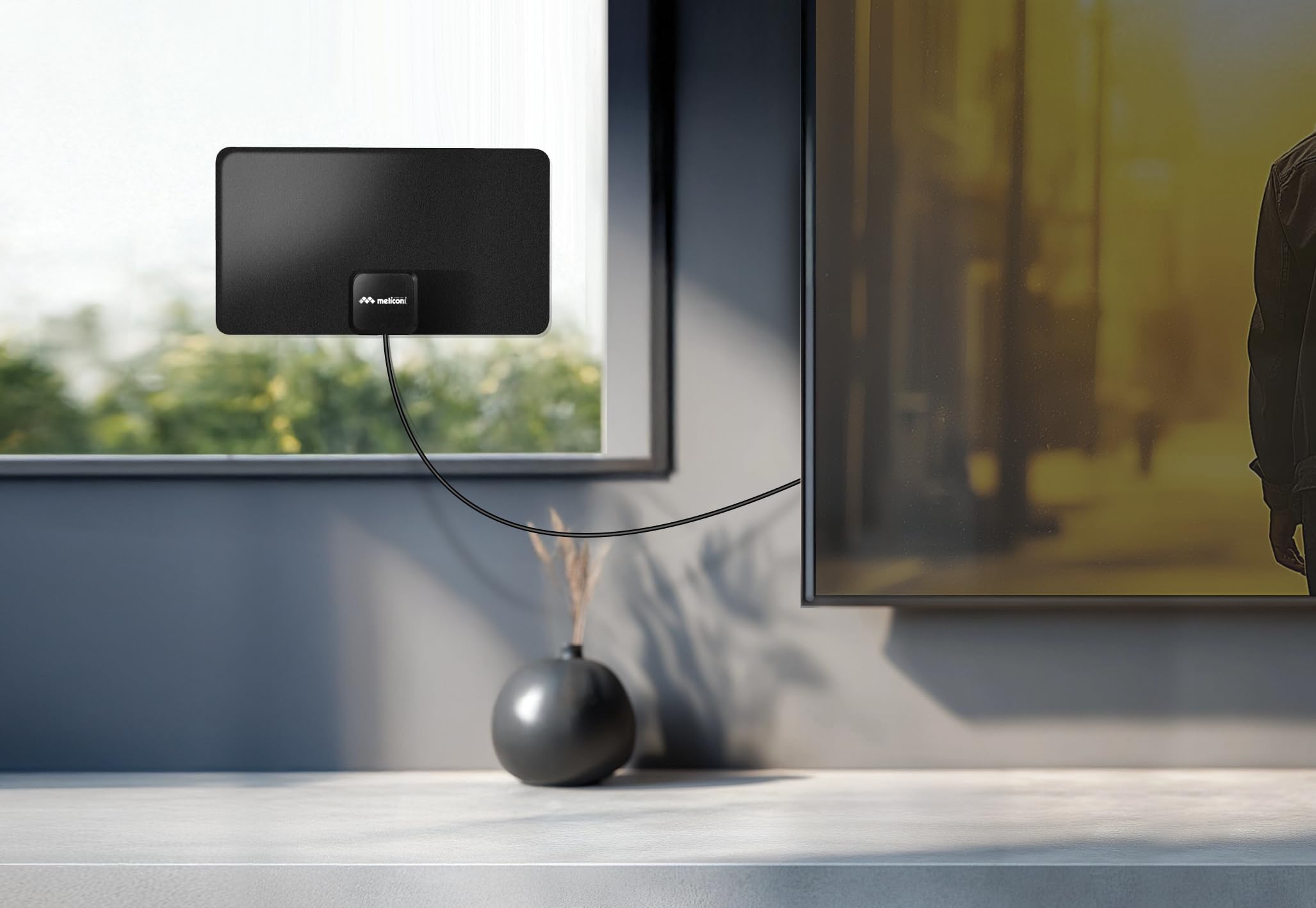 Meliconi Antenna TV Easy Fit, Amplificata, Ultra Slim, Compatibile DVB-T2 HEVC, DVB-T, DAB+, Filtro 4G/5G, Alimentazione USB 5V, Facile Installazione con Biadesivi Inclusi