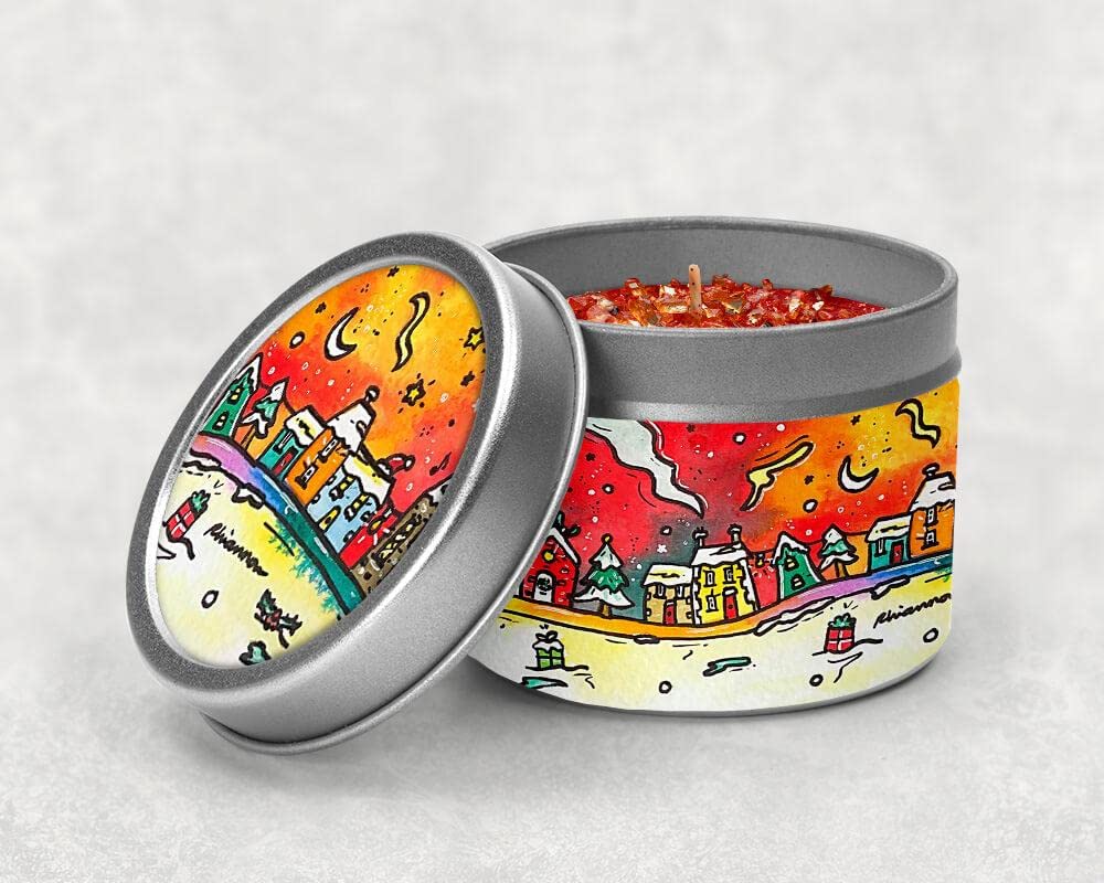 Rhiannon Art Lot de bougies de Noël parfumées avec garnitures scintillantes, 50 heures de combustion par bougie et superbes motifs par l'artiste gallois Rhiannon Roberts.