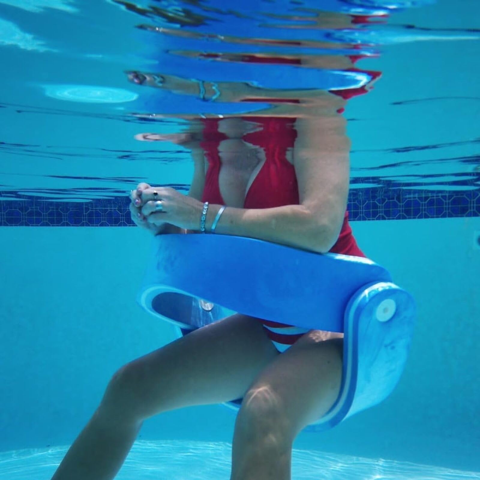 Sedia Galleggiante 3 in 1 per Adulti, Schiuma Portatile per Piscina Spiaggia e Laghi | Sedia Reclinabile ad Acqua, Poltrona da Sole per Estate, Galleggiante da Festa in Blu/Nero/Giallo/Rosso (rosso)