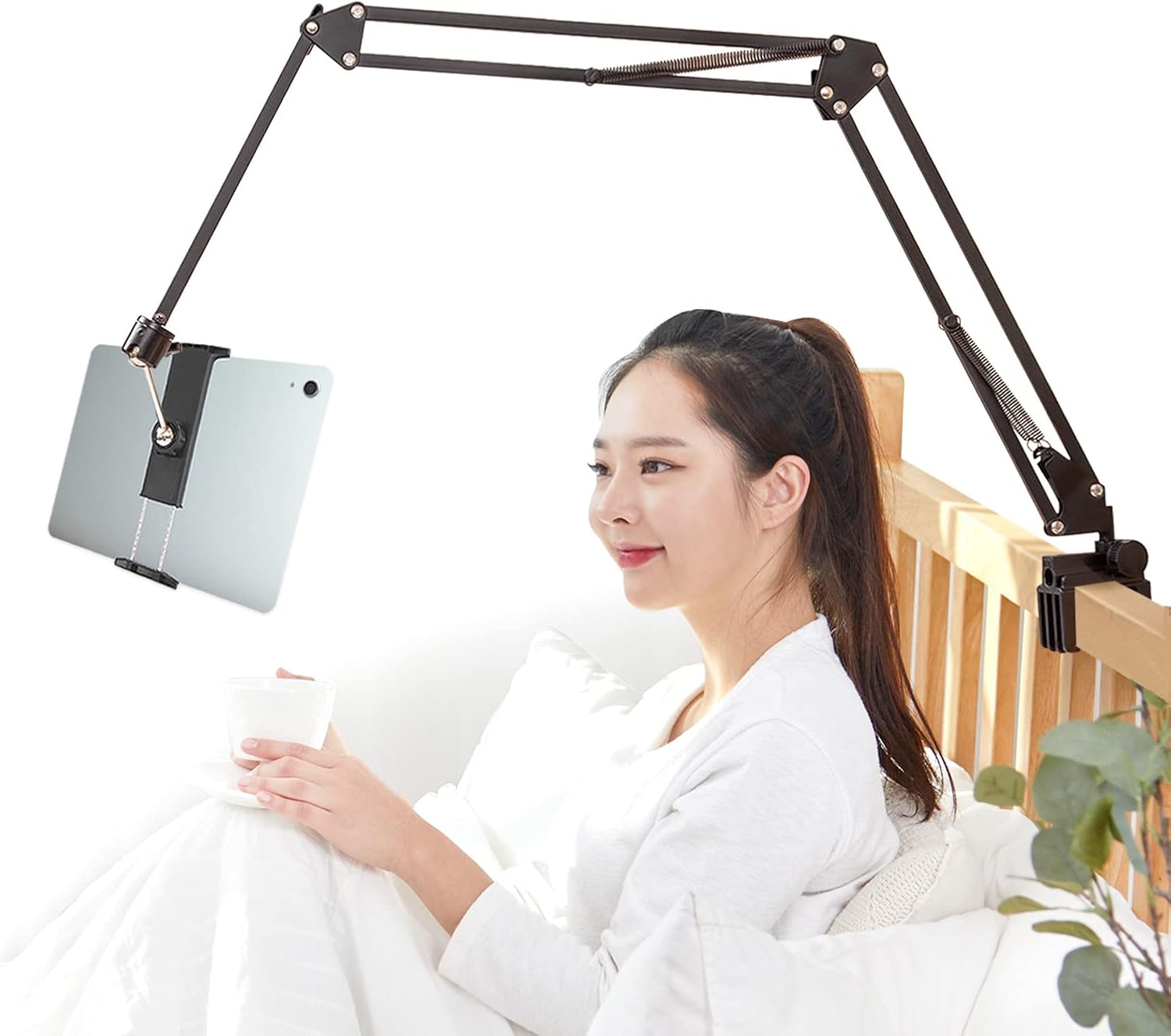 コモライフ アーム型タブレット&スマートフォンスタンド スマホスタンド タブレット スマホ スタンド アーム 360度回転 ハンズフリー 5関節 垂直 水平 クリップ クッション付き 寝ながら 充電しながら 揺れにくい ベッド デスク テーブル 【耐荷重:約630g】