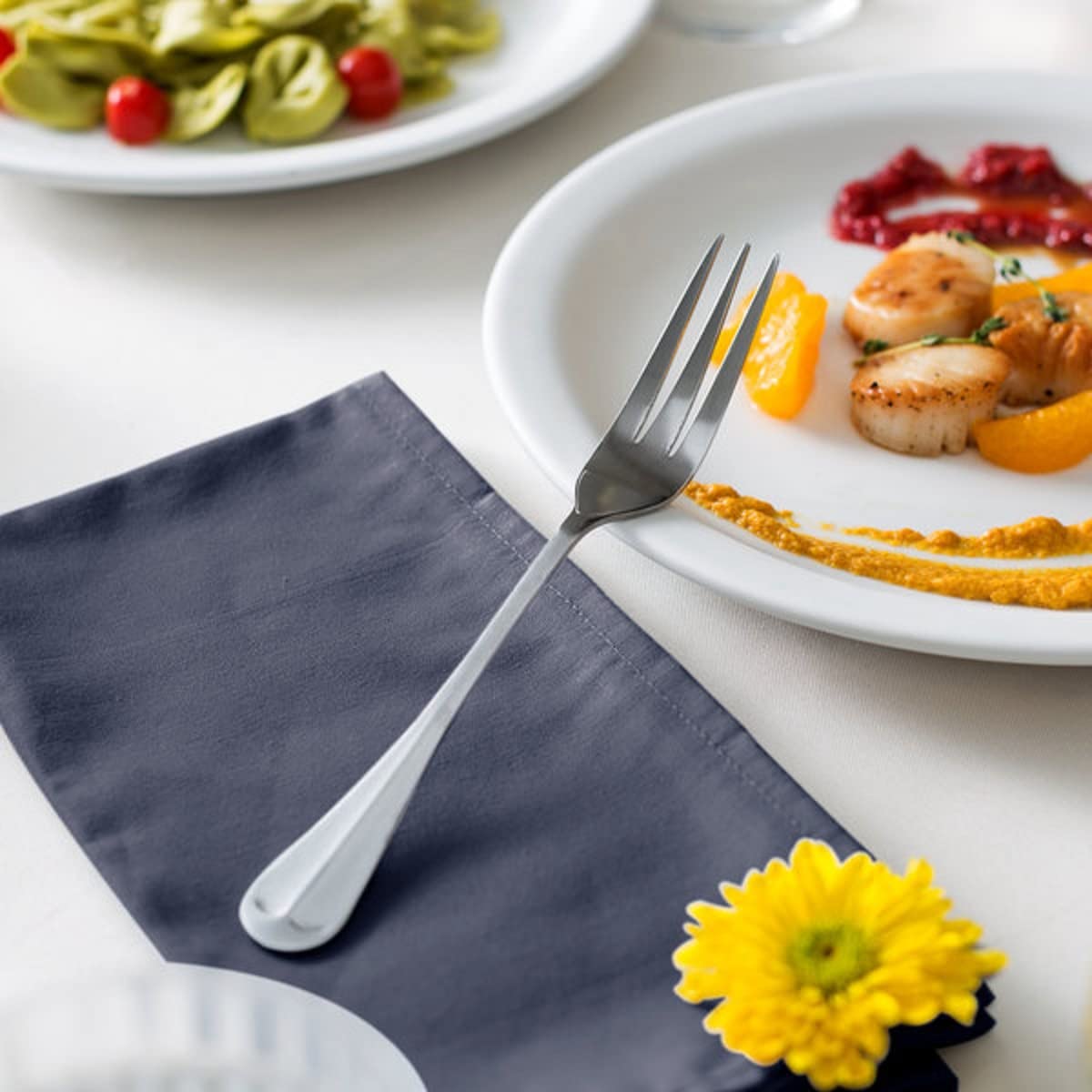 TrueCraftware- Dakota Stainless Steel Three-Tine Dinner Fork Set of 12- Stainless Steel Silverware Flatware Cutlery Kitchen Tableware Set for Home and Restaurant Table Forks Flatware Forks