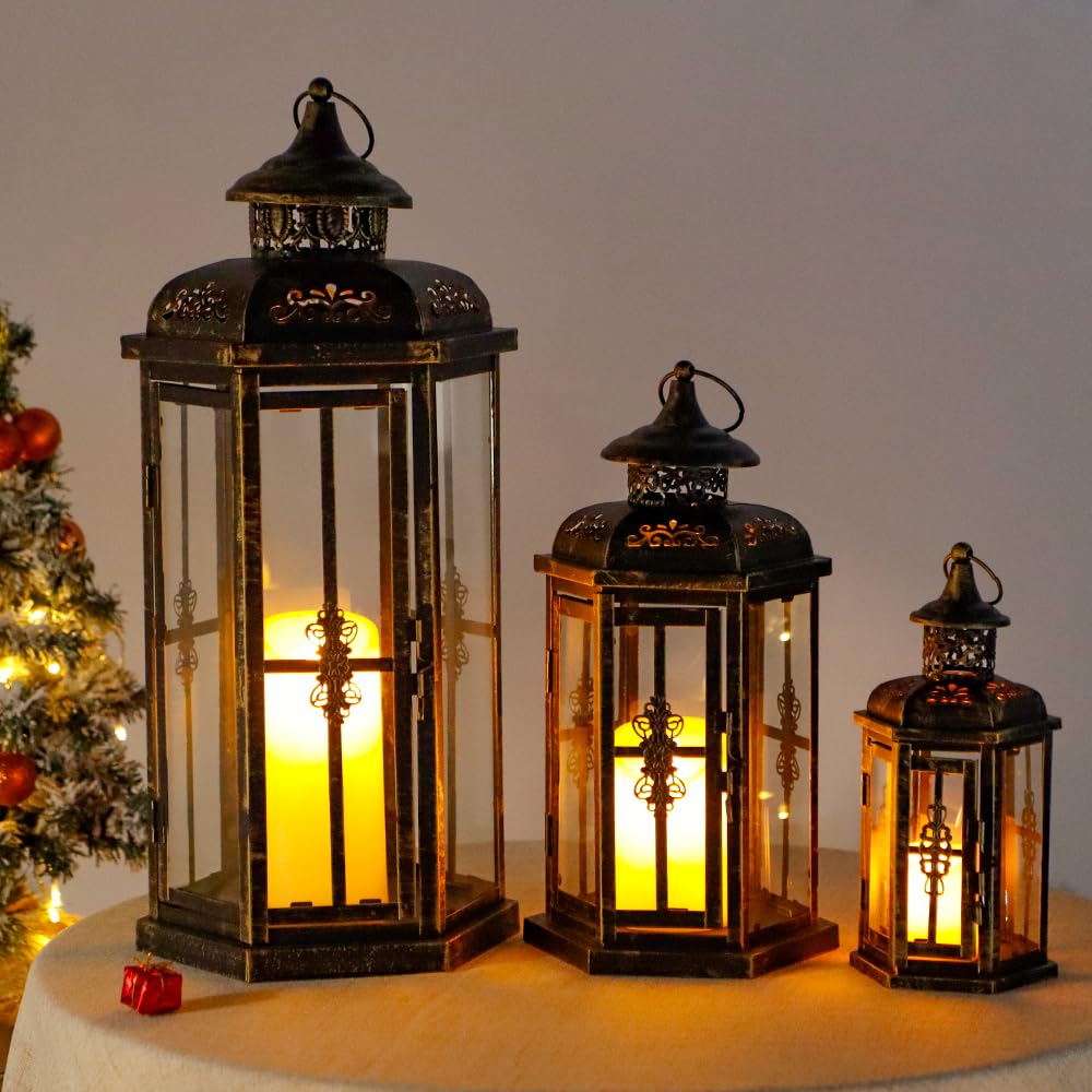 TRIROCKS Set van 3 Decoratieve Kaarslantaarns 46 & 33.5 & 24cm Hoog Grote Vintage Metaal Kandelaarhouders met Versterkt Glas voor Kerstmis Woonkamer Tuin Patio Evenement Binnen Buiten (Zwart