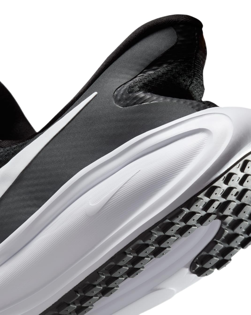 Nike Revolution 8 Easyon Scarpe da corsaUomo