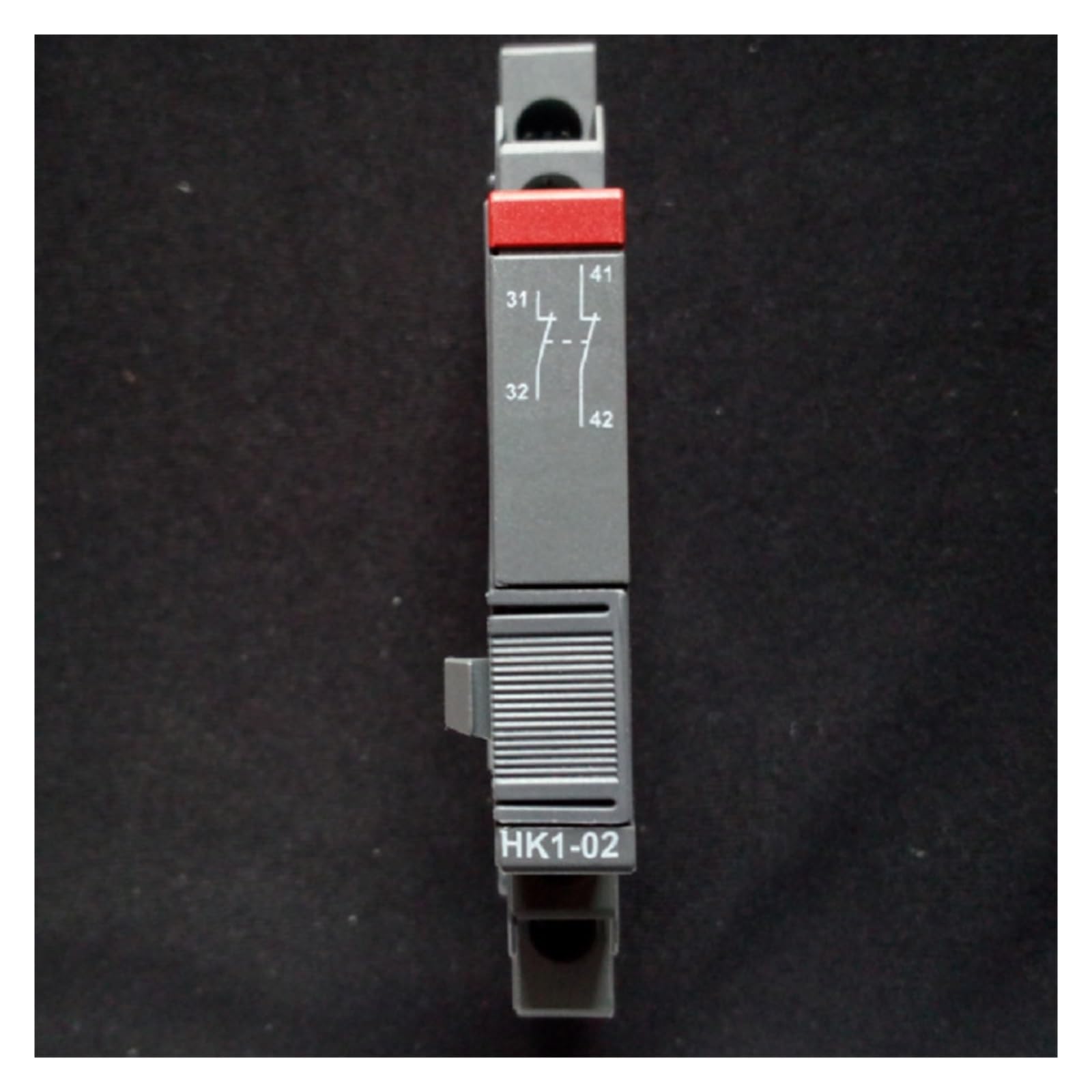 Contact auxiliaire HK1-02 latéral droit 2 NC pour disjoncteur moteur