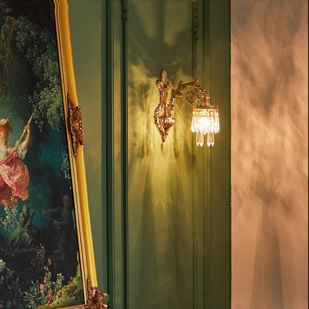 Lampada da parete for interni con paralume in cristallo