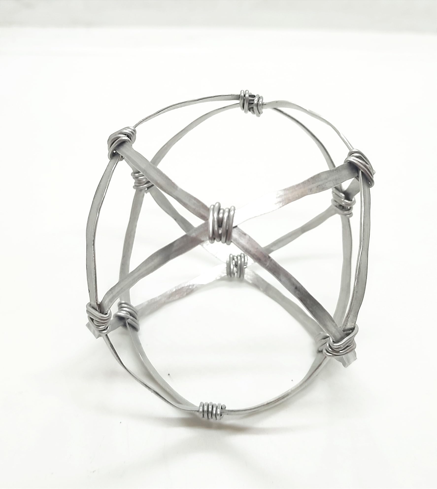 Generico Crystal Genesa Artigianale 11 cm– Geometria Sacra Fatta a Mano – Struttura Decorativa Energetica per Ambienti Consapevoli