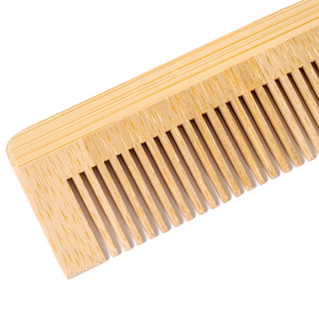100 Peines de Bambú - Pack de 100 Unidades – Peine Plano con Dientes Finos Uniformes – Presentación Individual en Sobre de Papel Abierto – Amenities para Hotel y Kits de Higiene