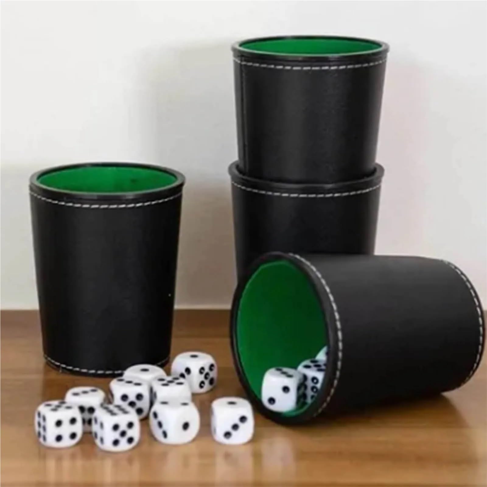 5-teiliges Würfelbecher-Set aus PU-Leder mit 20 Punktwürfeln, exquisites Handgefühl, Schwarze Schüttelbox for Bar und Zuhause FüR WüRfelspiele