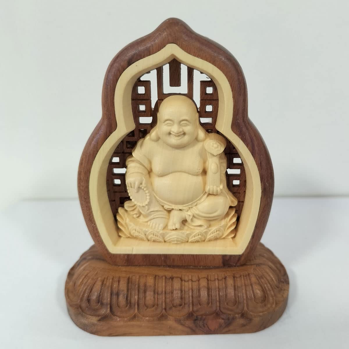 Amazon｜布袋様 小さな 置物 木彫りの七福神 柘植の木 両面彫刻 仏像