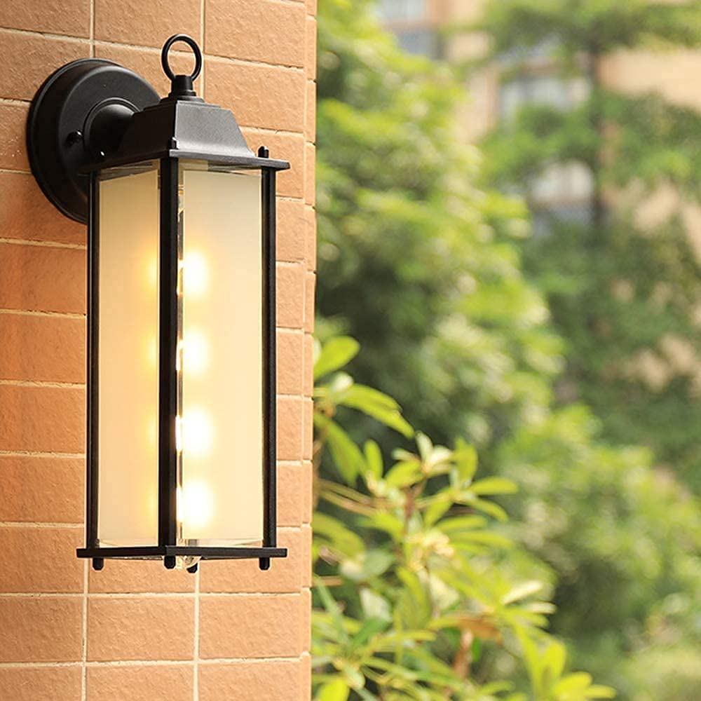 Lanterne en verre moderne américaine pour illuminer un balcon chaleureux et un patio design