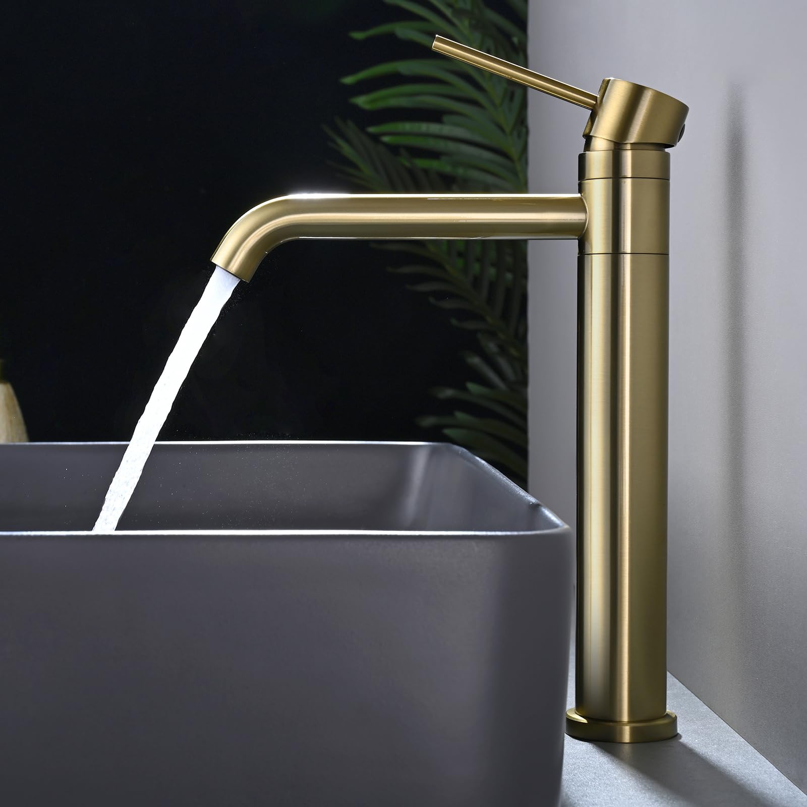 Grifo Lavabo Alto Giratorio 360°, DETBOM Grifo Monomando Agua Fría y Caliente, Grifos Dorado para Lavabo de Encimera, Mezclador de Baño, Acero Inoxidable 304, Aireador Extraíble, Oro Cepillado