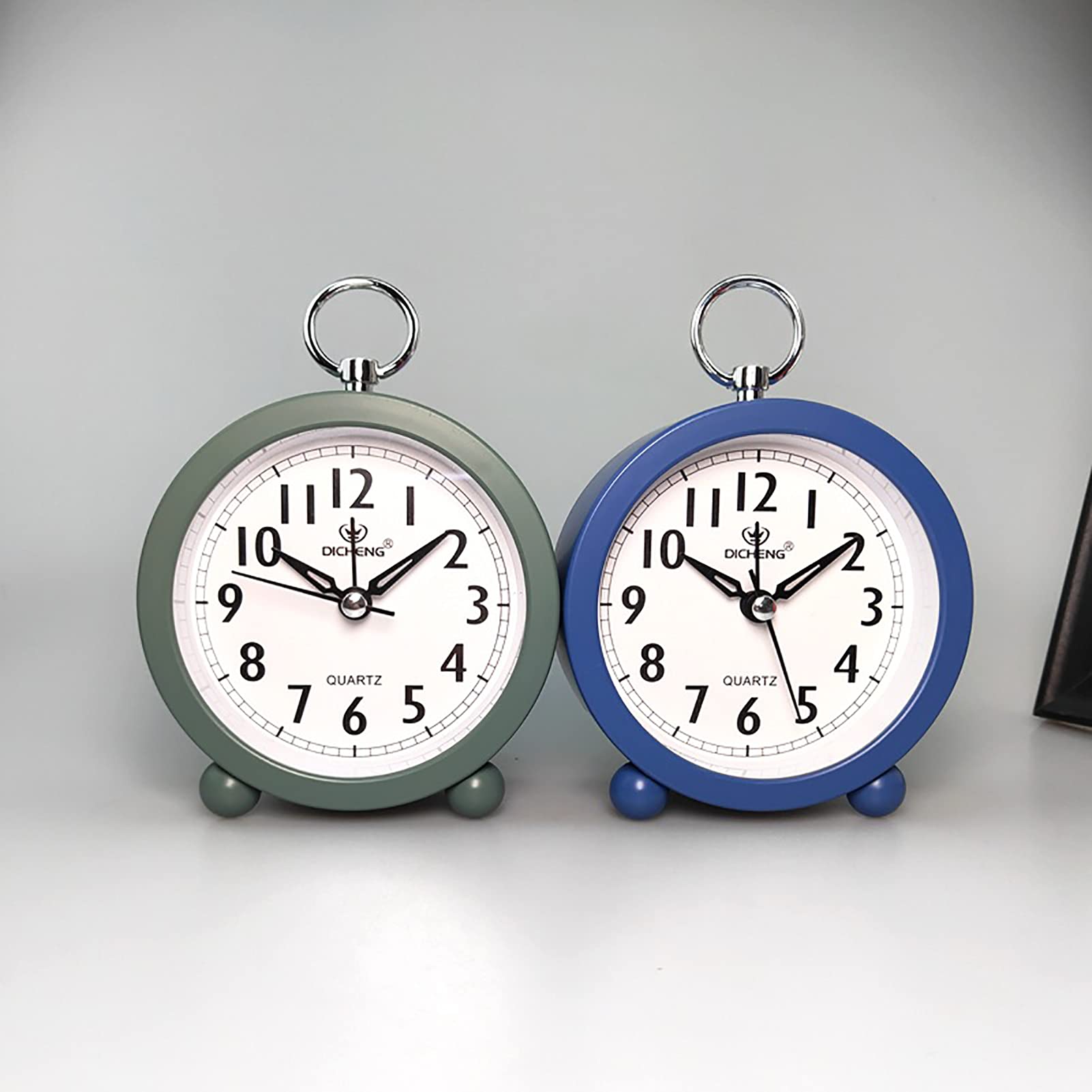 Reloj Despertador pequeño de Metal, Mini Despertador Digital de mesita de Noche, Mecanismo de Cuarzo, silencioso, sin tictac, para niños, Color Azul