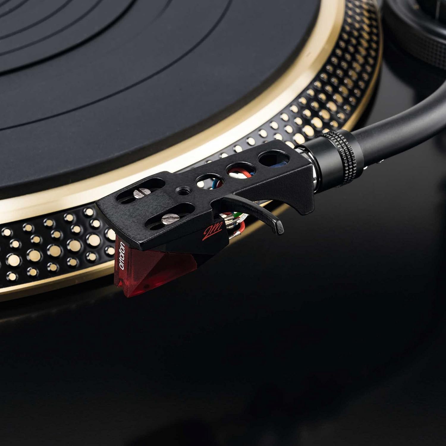 Reloop Turn 5 - Quartz-Gesteuerter HiFi Plattenspieler, Kollektorloser Direktgetriebener DC Motor, Aluminium Plattenteller, S-Förmiger Tonarm, Kabelgebunden, Schwarz-Gold