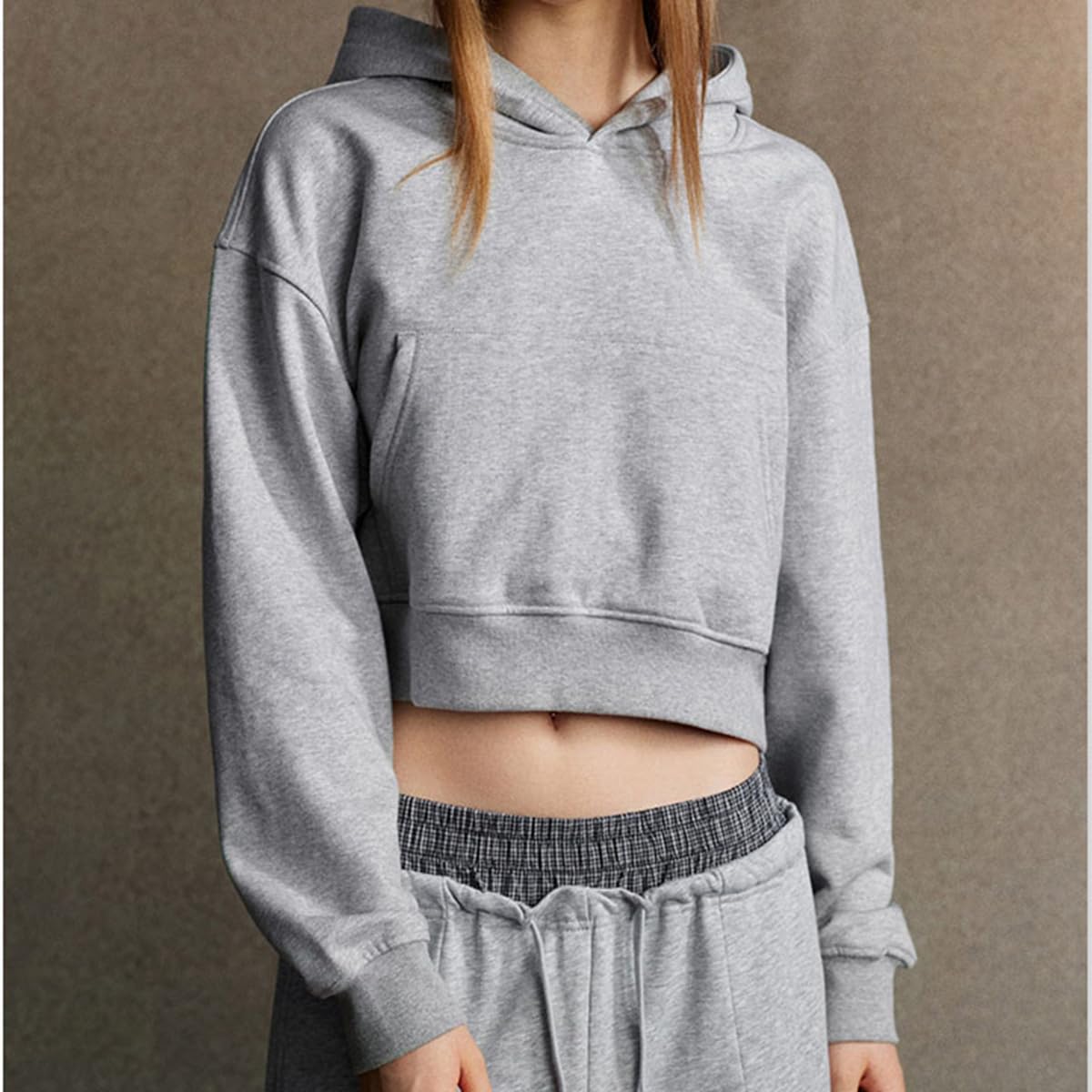 Cropp Hoodie | Con capucha y mangas raglán | Estilo callejero para mujer | Cómodo para el ocio y el deporte