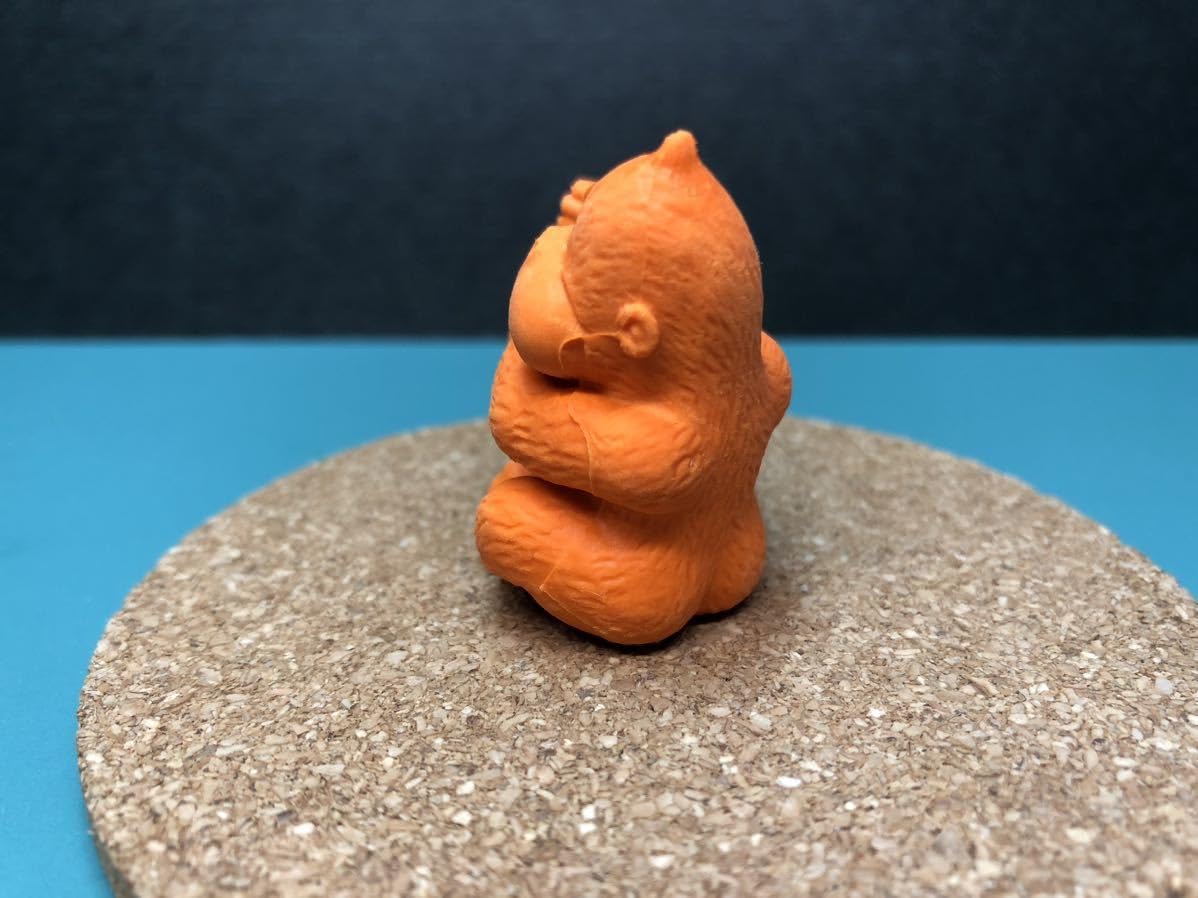 HIRO 宇宙人消しゴム　橙色 Amazon | NAUGHTY GORILLA ERASER イタズラ ゴリラ 消しゴム