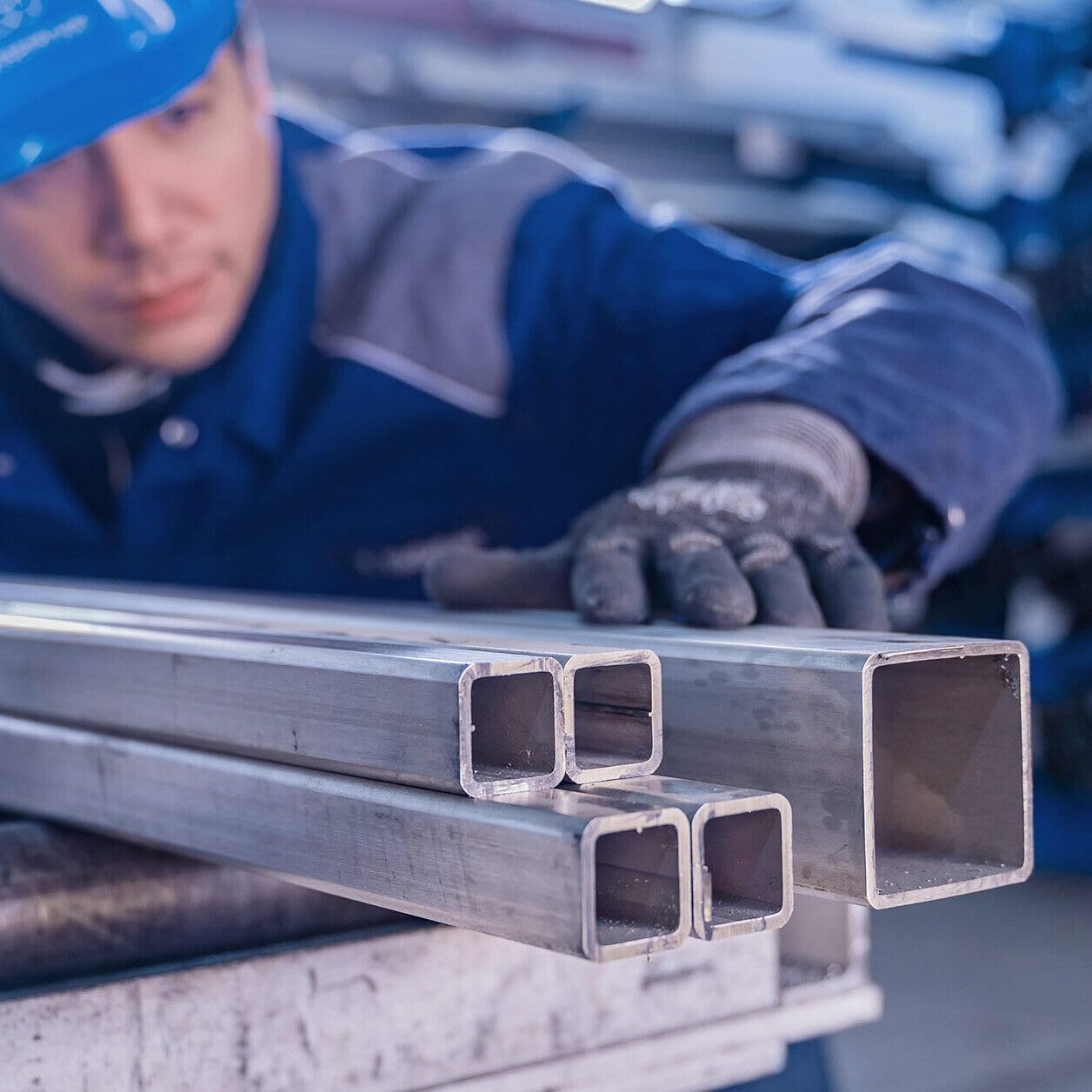 thyssenkrupp Vierkantrohr Edelstahl 25 x 25 x 2 mm in 2000 mm Länge | Quadratrohr Hohlprofil V2A Profilrohr | 1.4301 AISI 304