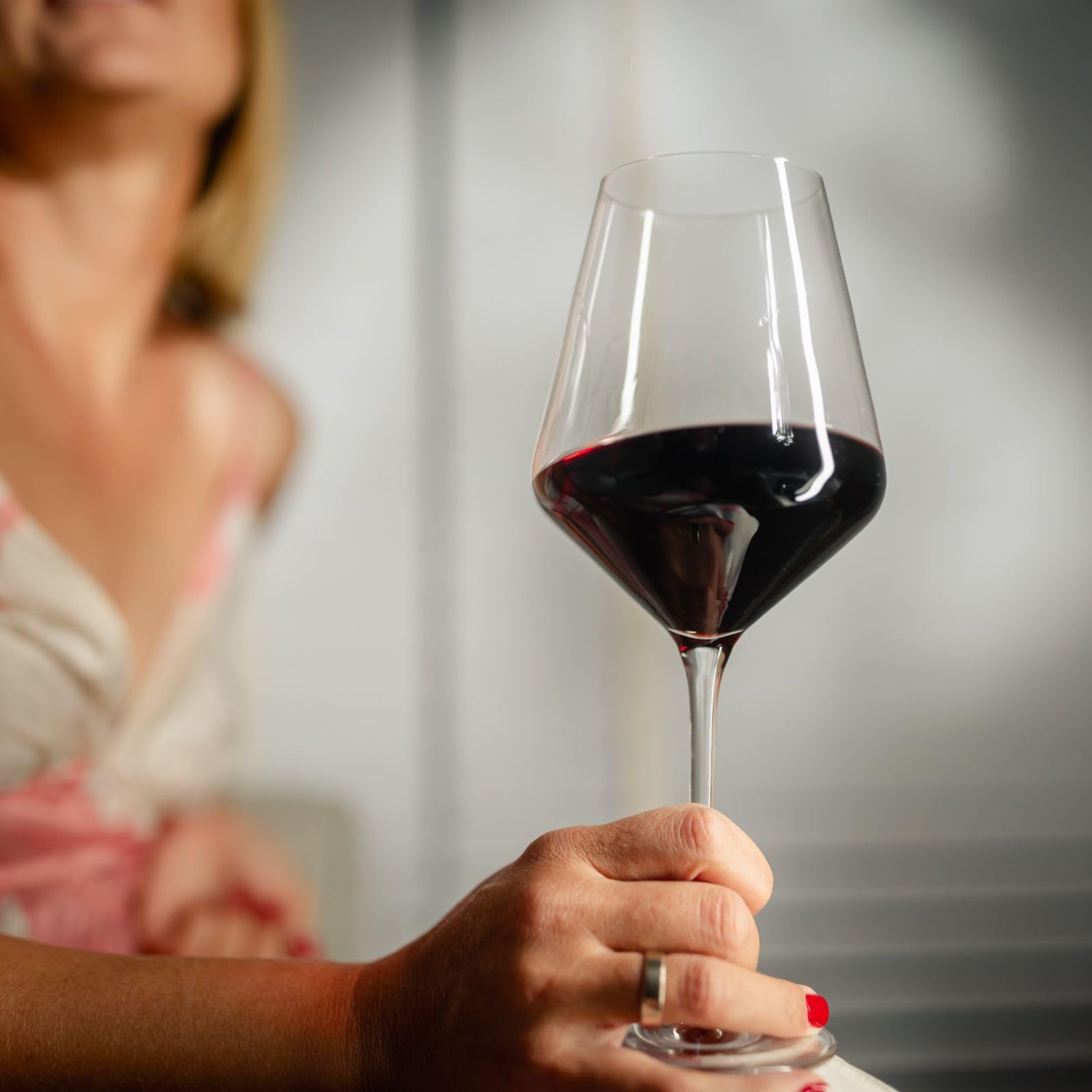 Krosno Copas de vino tinto, juego de 4, 490 ml, Colección Avant-garde, perfectas para casa, restaurantes y fiestas, aptas para lavavajillas, borde fino, tallo largo | Cristal sin plomo