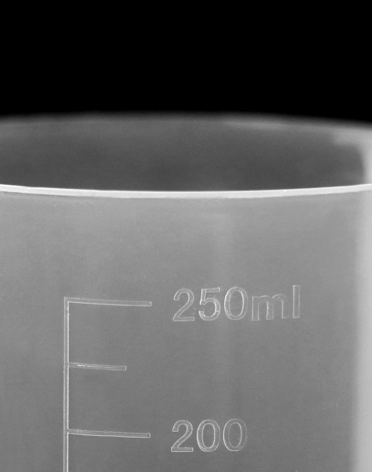 QWORK Plastic Beakers, 250ml, 12 Pieces, Polypropylene, Raised Graduations, Tapered Spout