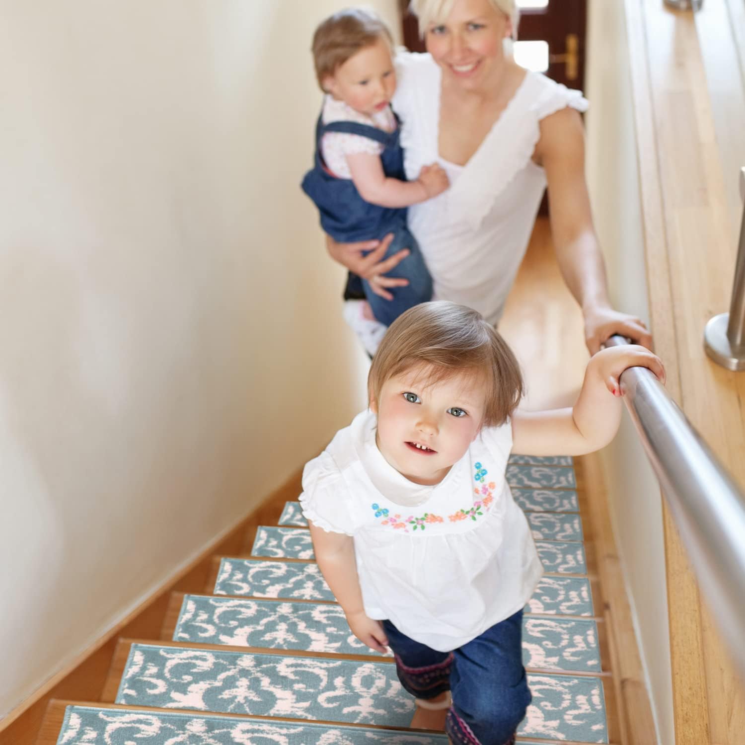 SUSSEXHOME Carpet Stair Treads for Wooden Steps - Indoor Staircase Step Treads with Thick Carpet & Pattern Design - Self Adhesive Safety Treads to Prevent Slipping - Pet & Kid-Friendly - 7-Pack