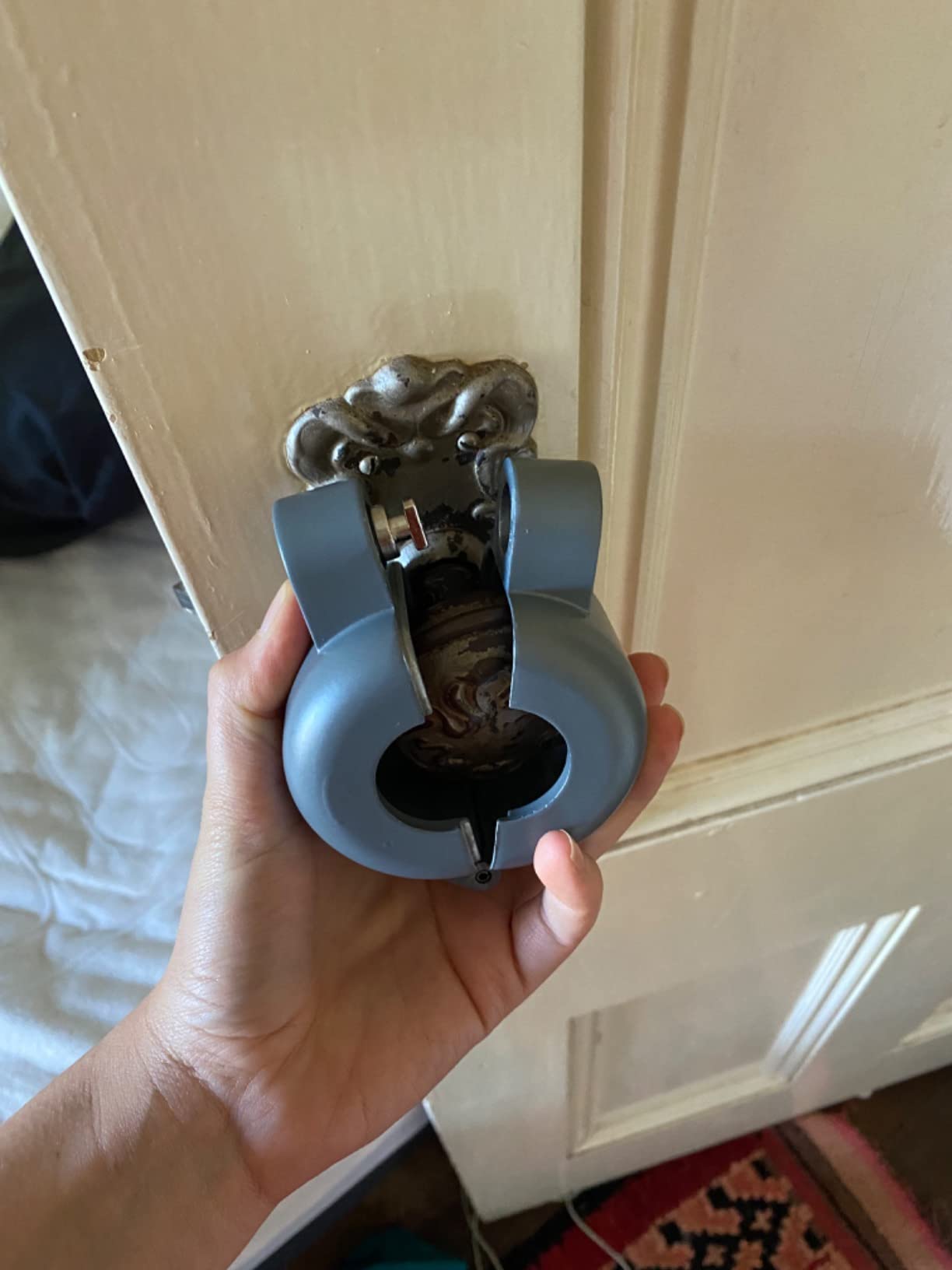 PrimeLine Products EP 4180 Door Knob LockOut Device, Diecast