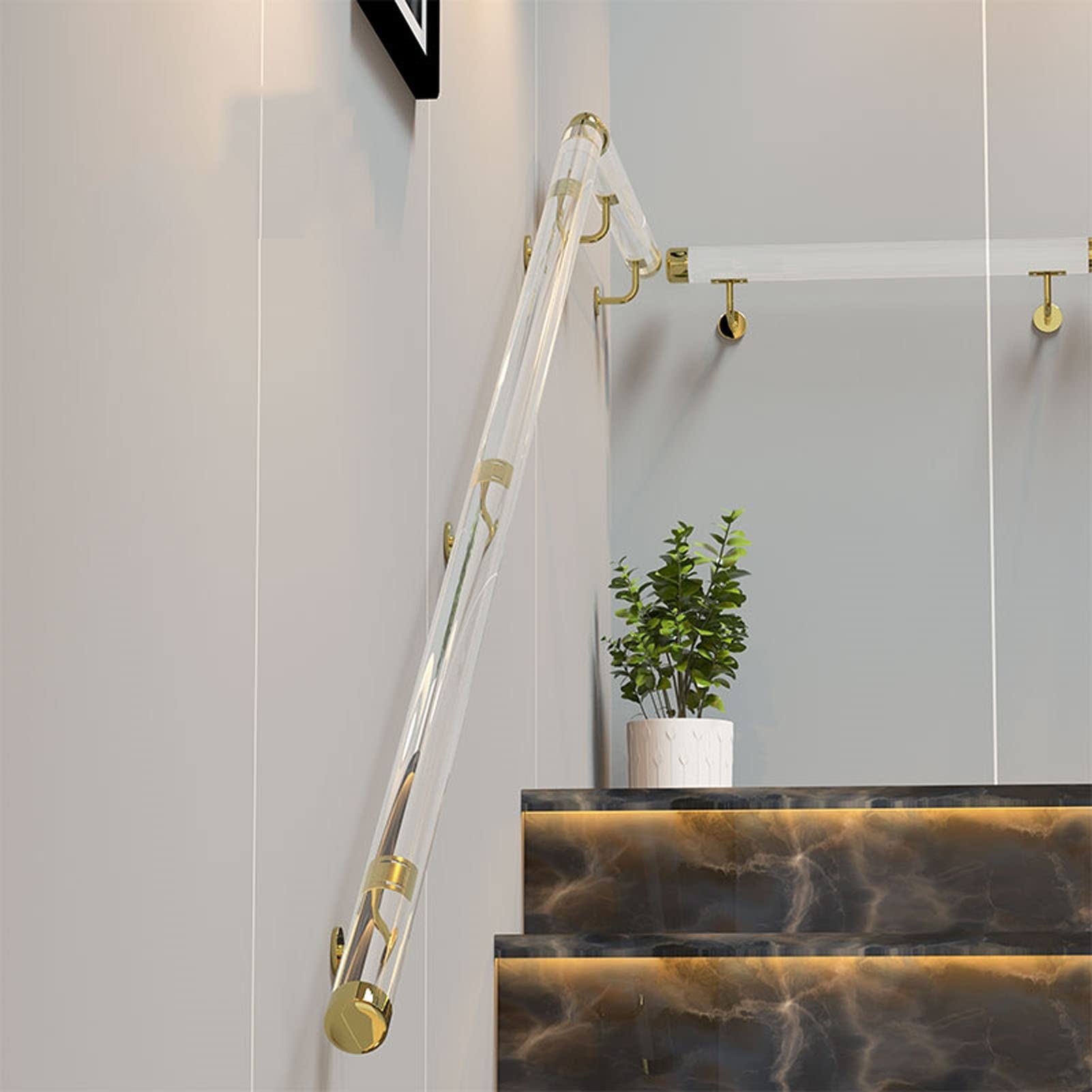 Rampe d'escalier transparent pour un intérieur lumineux et moderne