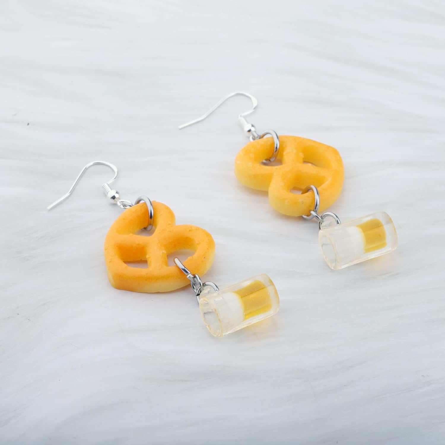 OKEYCH Oktoberfest Gift Beer and Pretzel Shape Earrings German Beer Drinking Jewelry German Party Gift