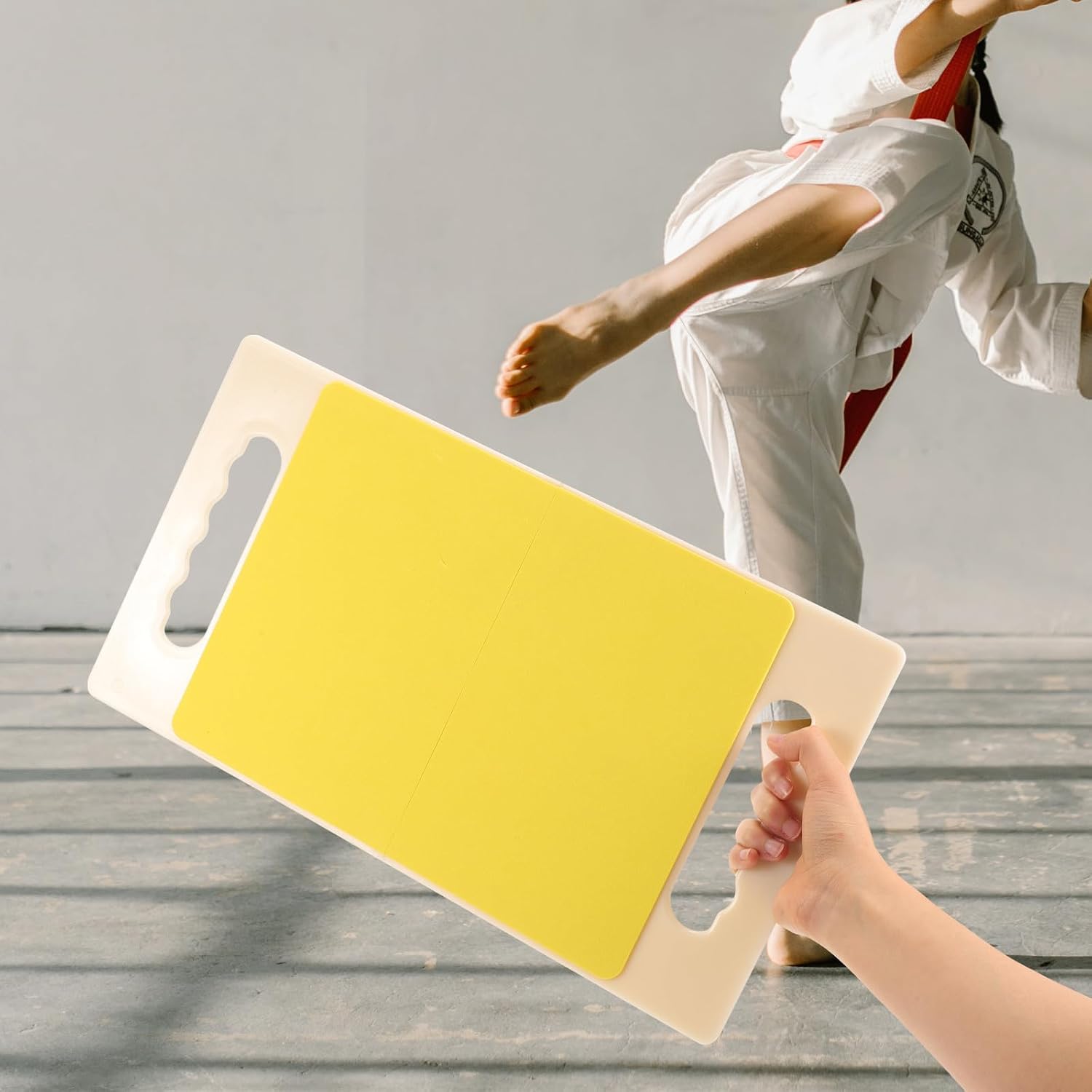 Convenient Abs Karate and Taekwondo Breaking Board for Beginners, Stable Training Prop with Portable Design for Taekwondo Competition and Test Practice