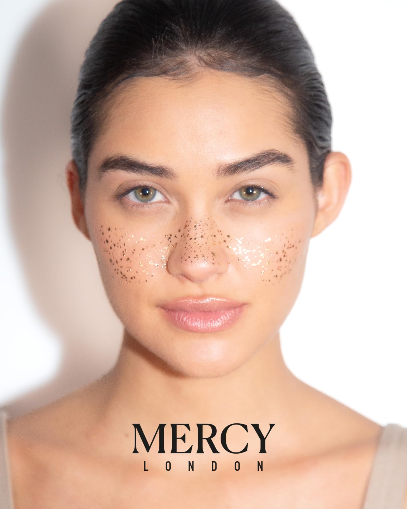 MERCY LONDON Gold Freckle Makeup, 5 pieces Natural & Long-Lasting Faux Freckles, Easy to Apply & Remove, Waterproof - Image 4