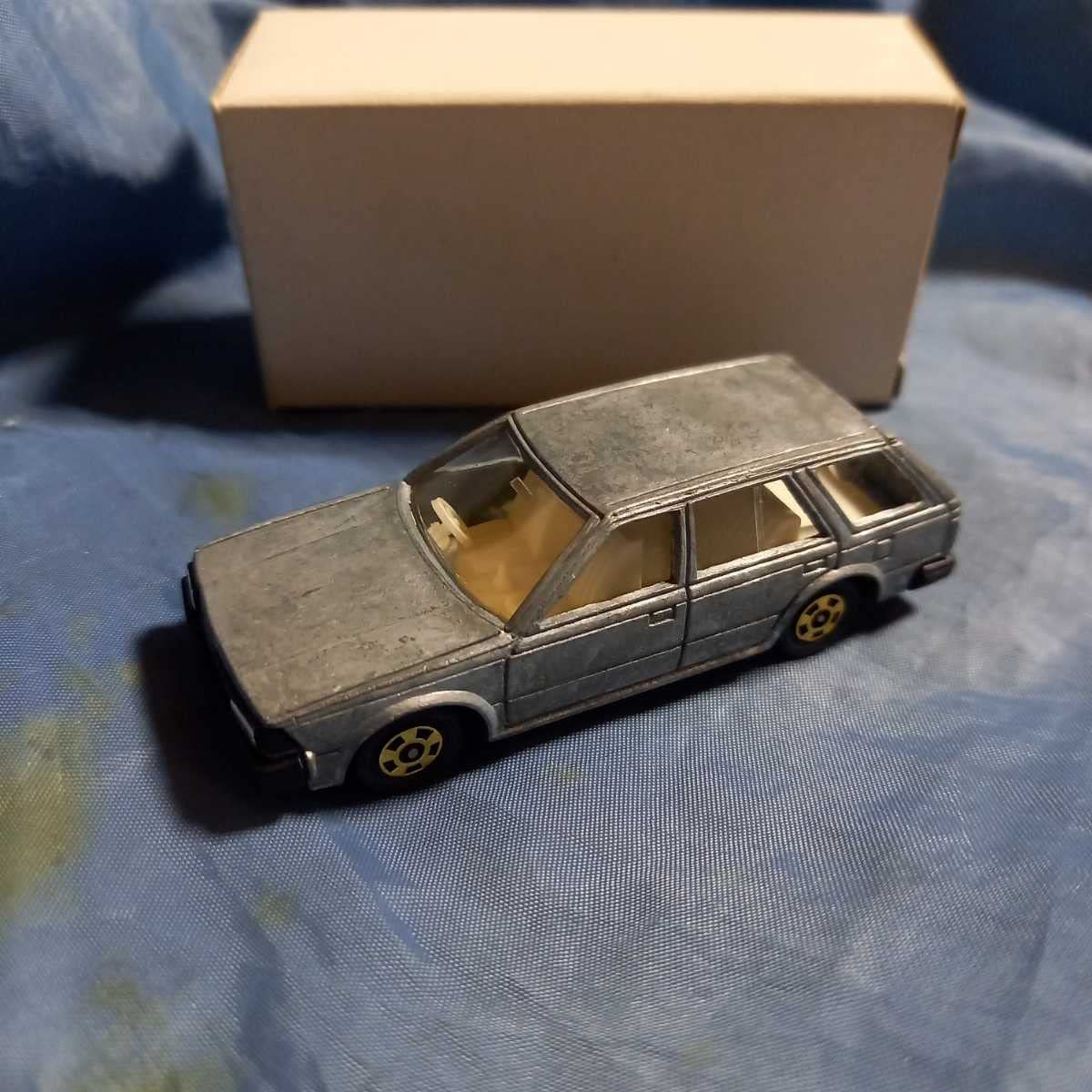 Amazon | トミカ ブルーバードワゴン 日本製無塗装 | ミニカー・ダイ  