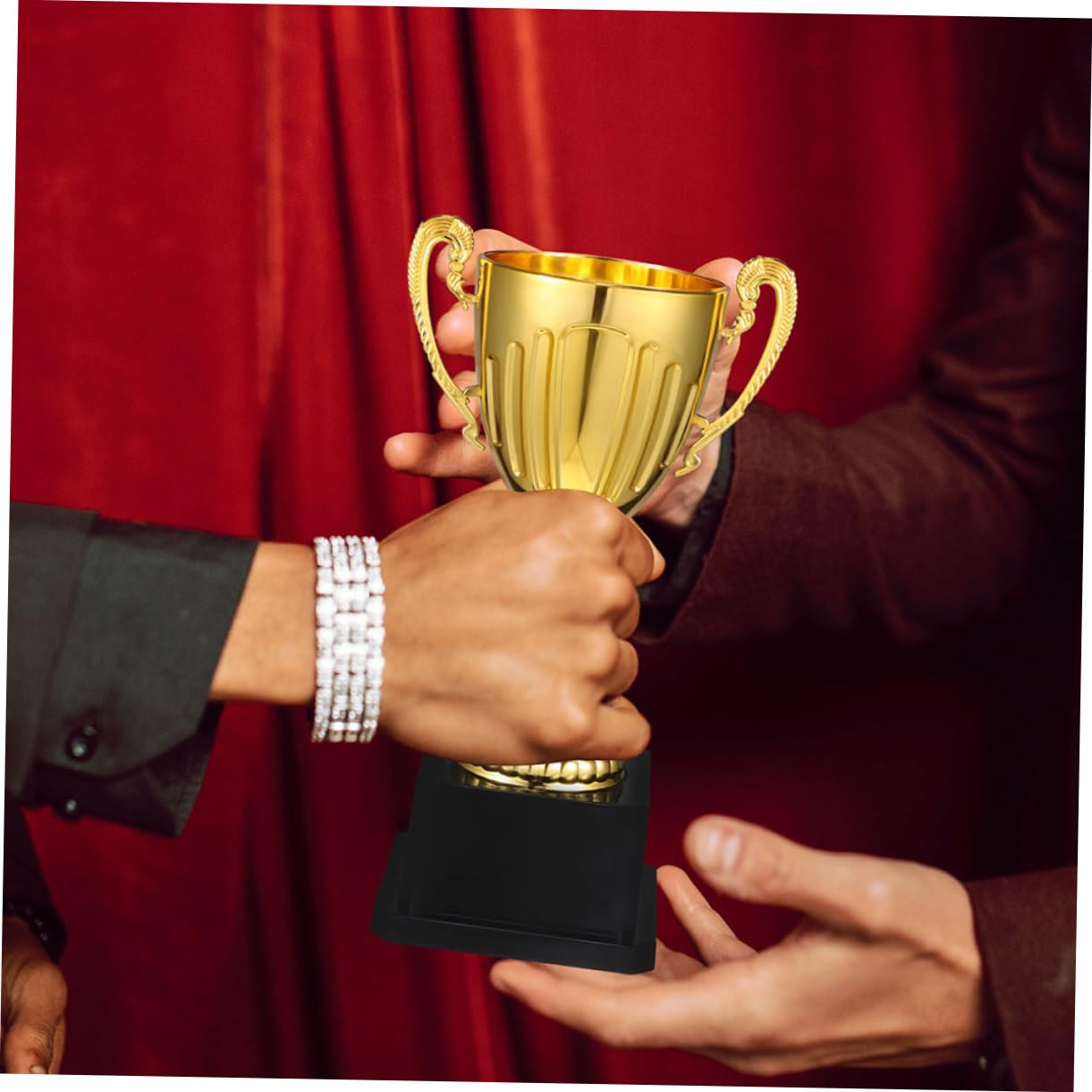 UKCOCO Trophäe Partyfeier Plastiktisch Plastikenten Preisträger Trophies Cups Cupons Trauzeugengeschenke Pokale Fußballgeschenke Siegerpokal Pokal Für Die Schule