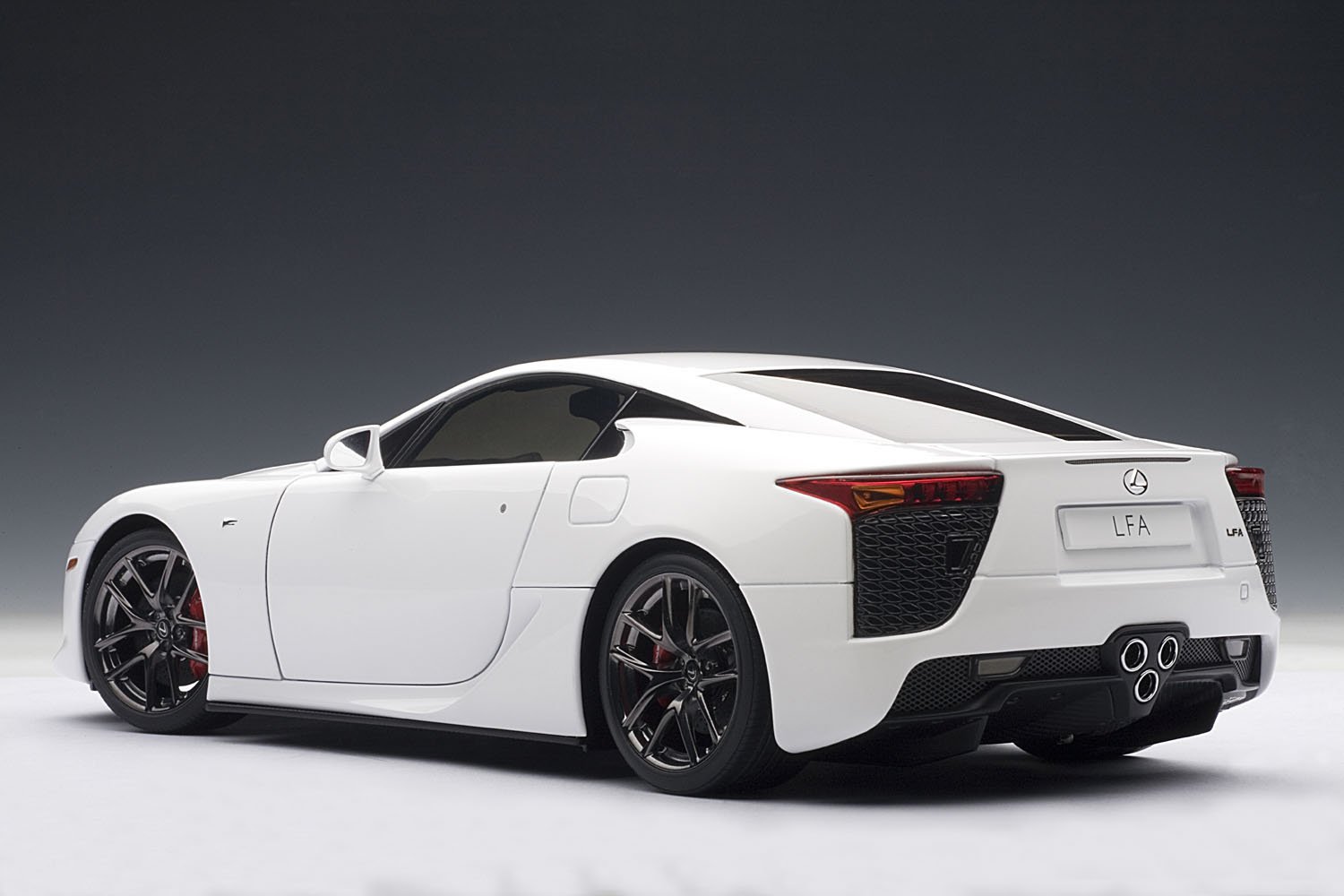 78831 AUTOart Lexus LFA (biały) 1:18 : Amazon.pl: Arts & Crafts