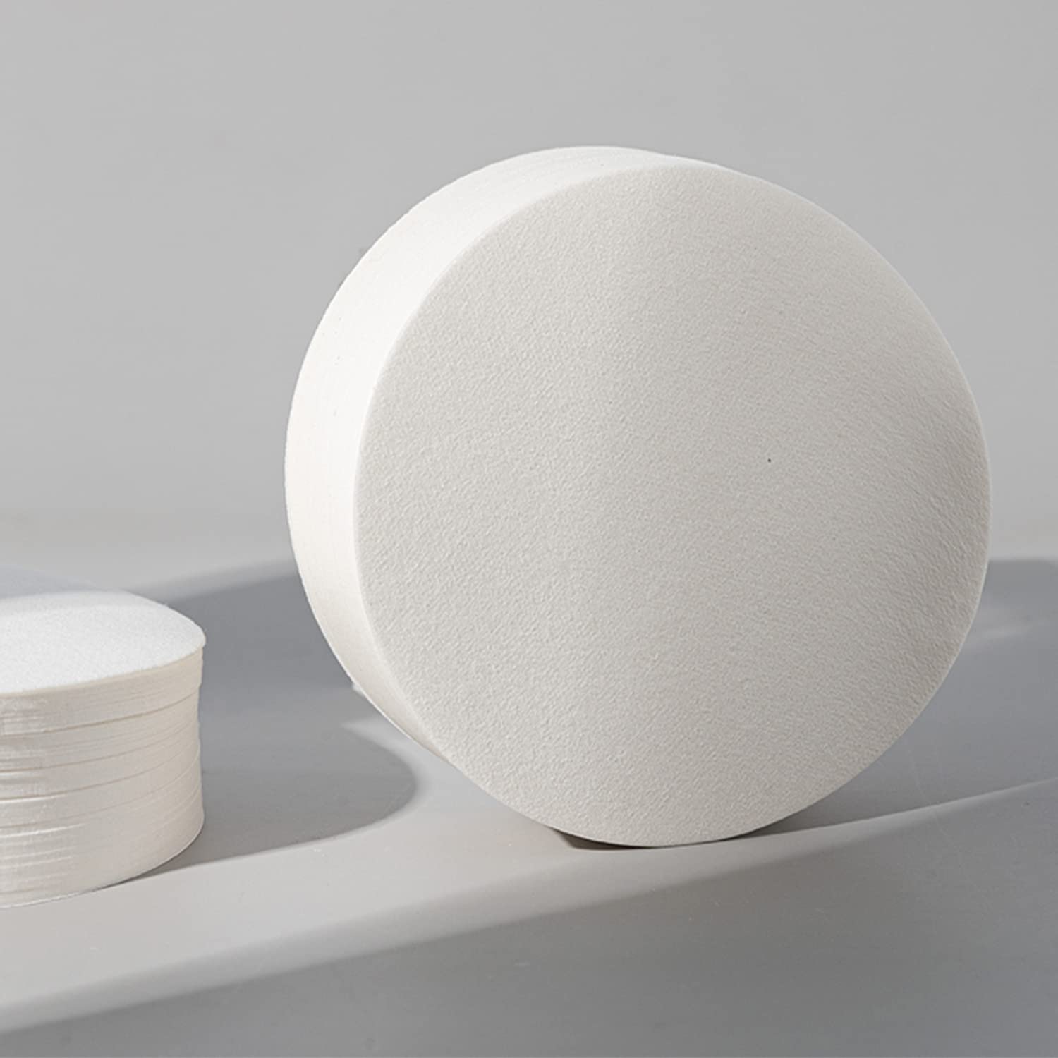 100 sztuk papieru filtracyjnego laboratoryjnego, okrągłe, filtry laboratoryjne, średnica 9 cm, krążki papierowe o średniej prędkości przepływu do zastosowań laboratoryjnych, zastosowań