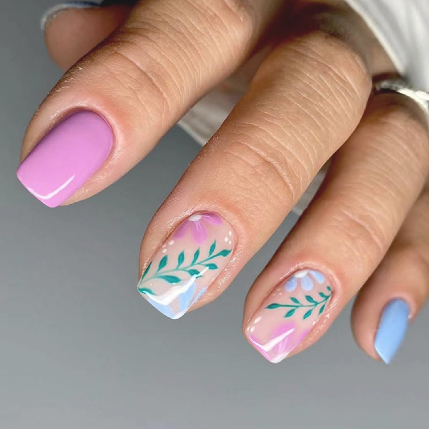 24Pcs Square Press on Medium Square Fake Nails - Blue & Purple Spring Glue on Full Cover Acrylic Nails With Flowers Designs - Cute Short Artificial