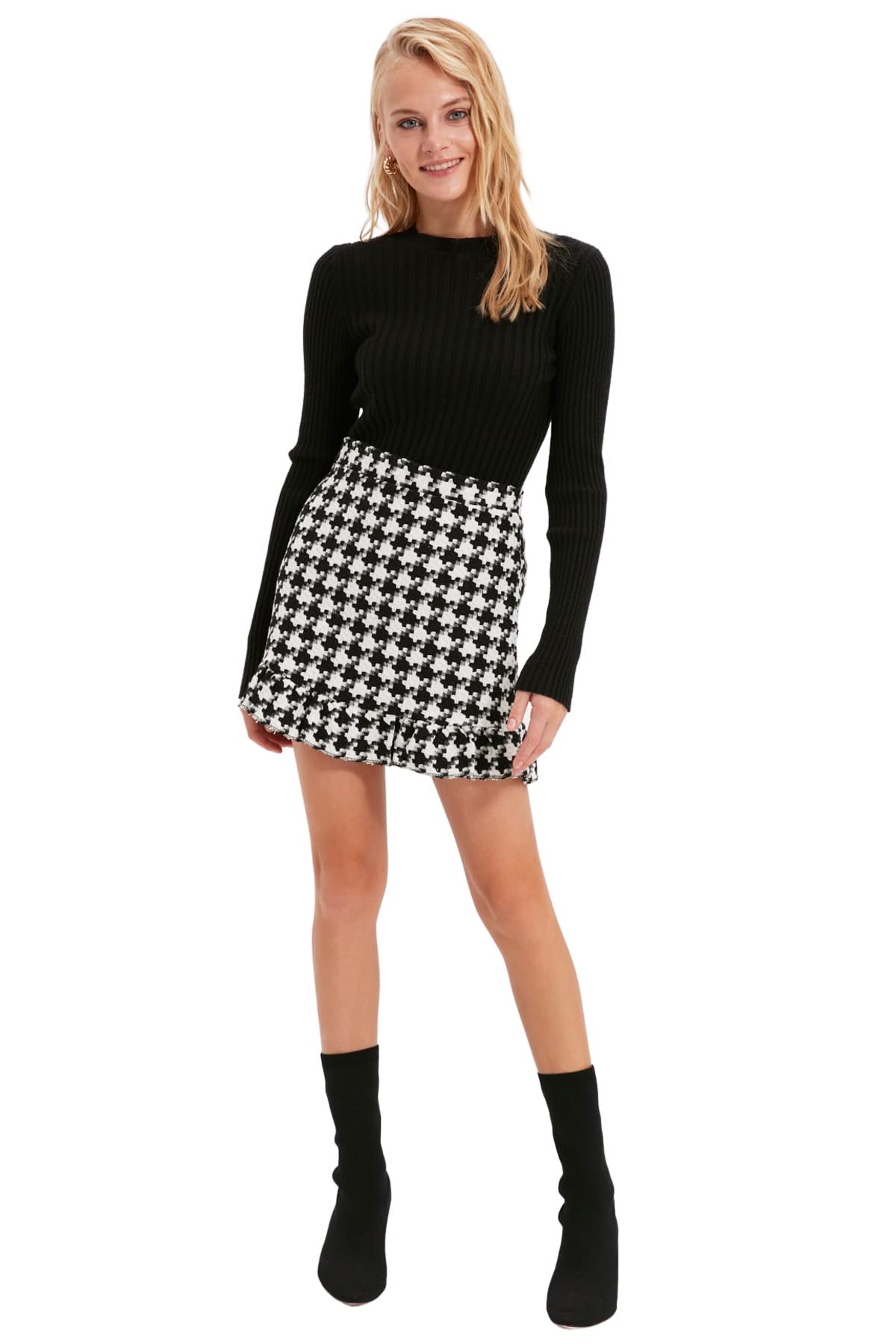 Trendyol Woman Mini Ruffle Hem Mermaid Woven Skirt,Black,36